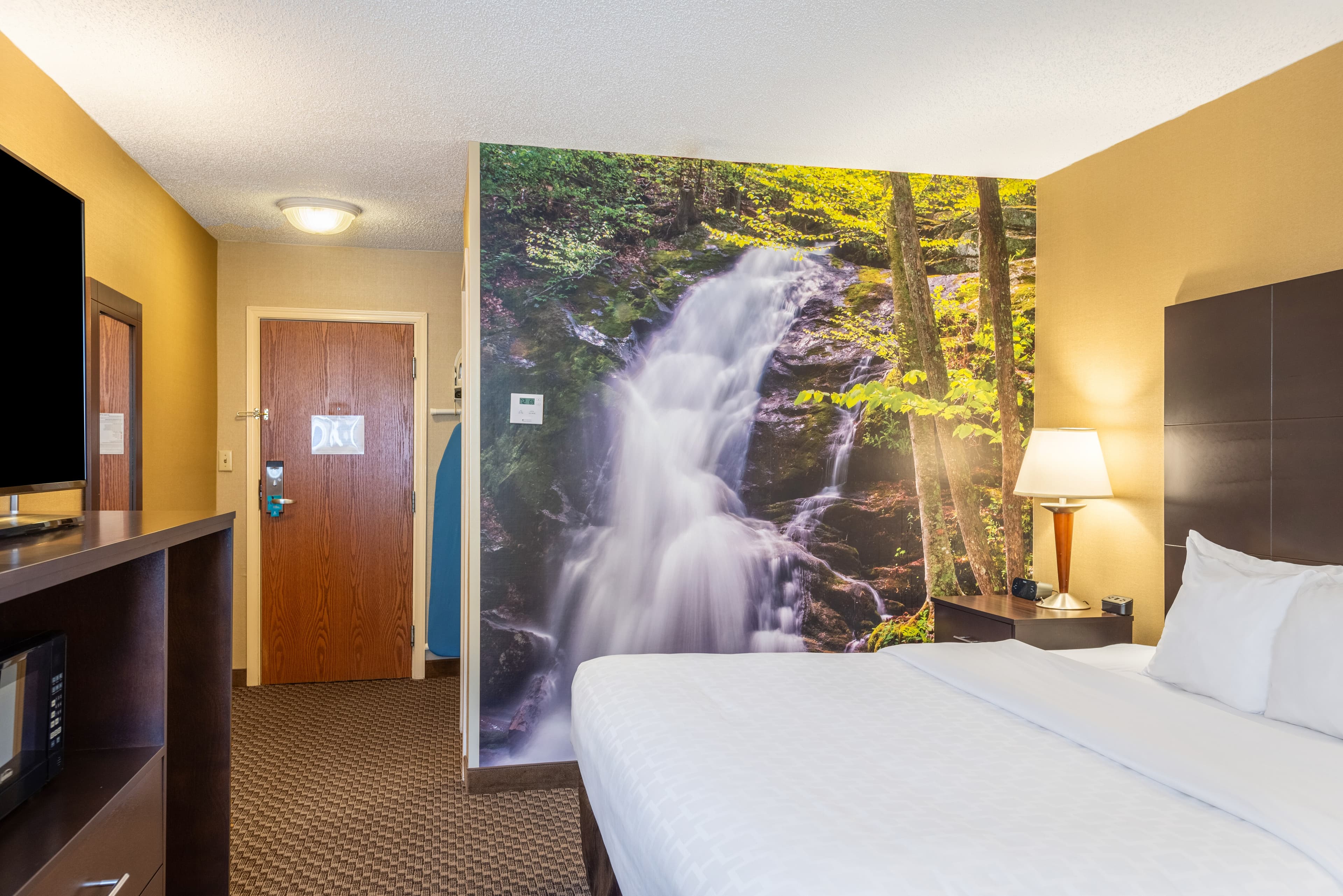 Clarion Pointe Harrisonburg — 20