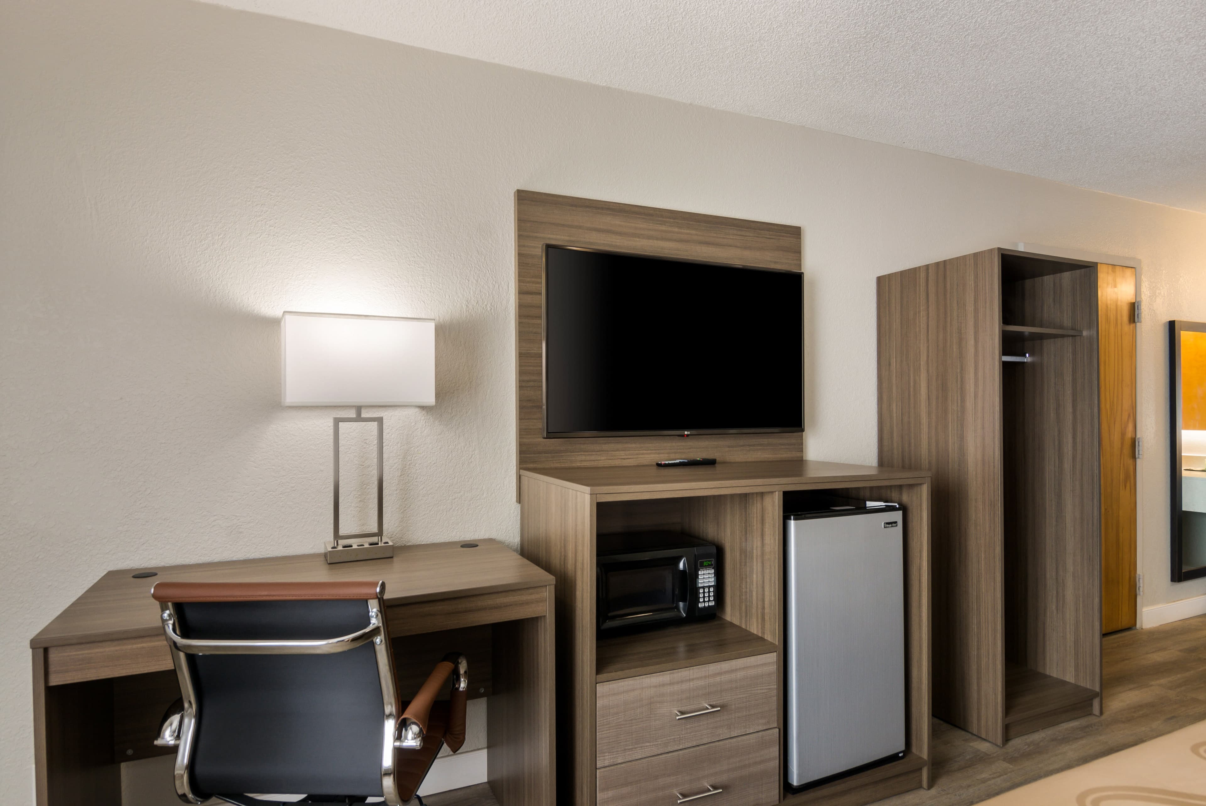 Quality Inn Emporia - Image 5