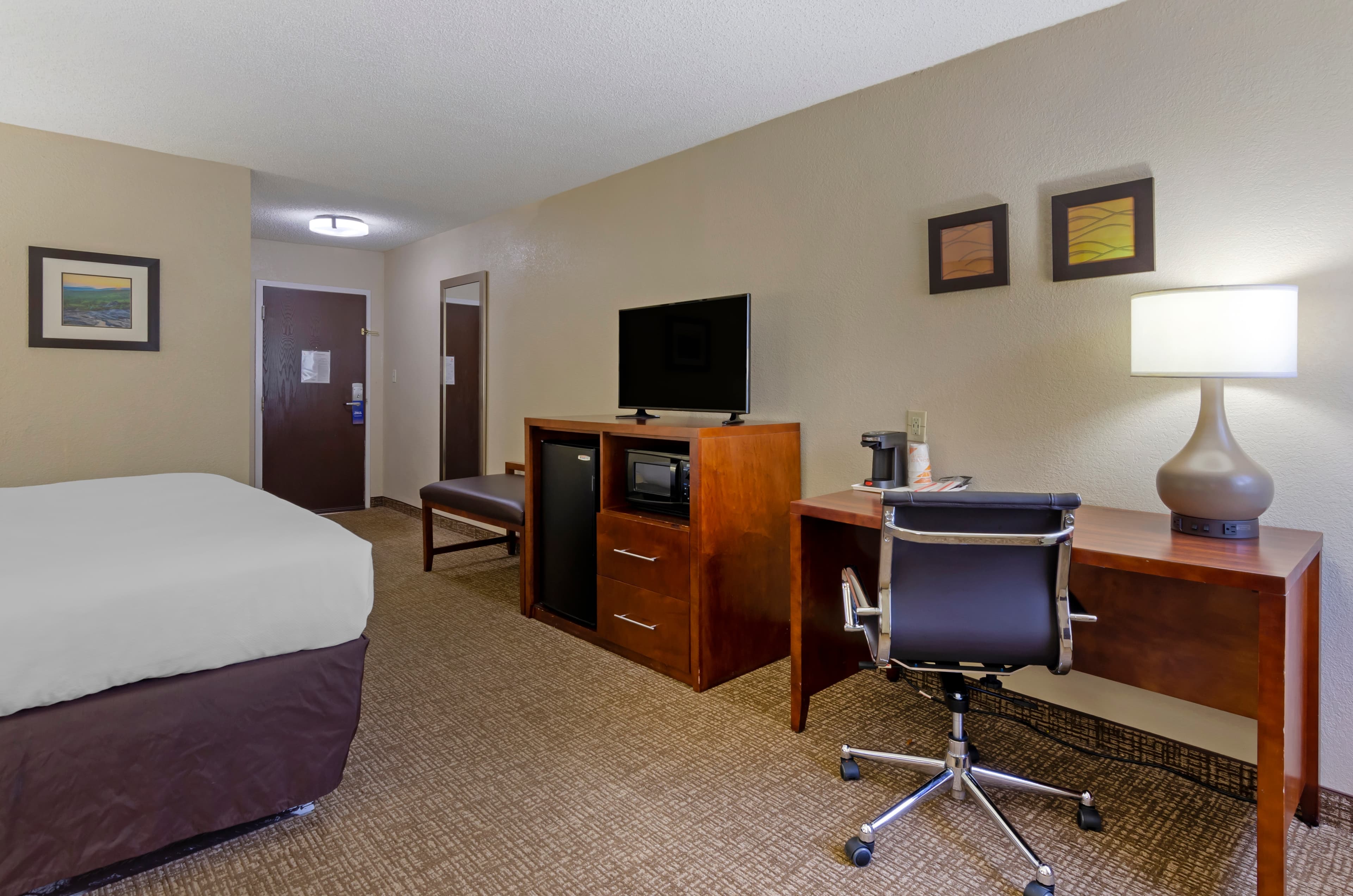 Comfort Inn Bluefield — 19