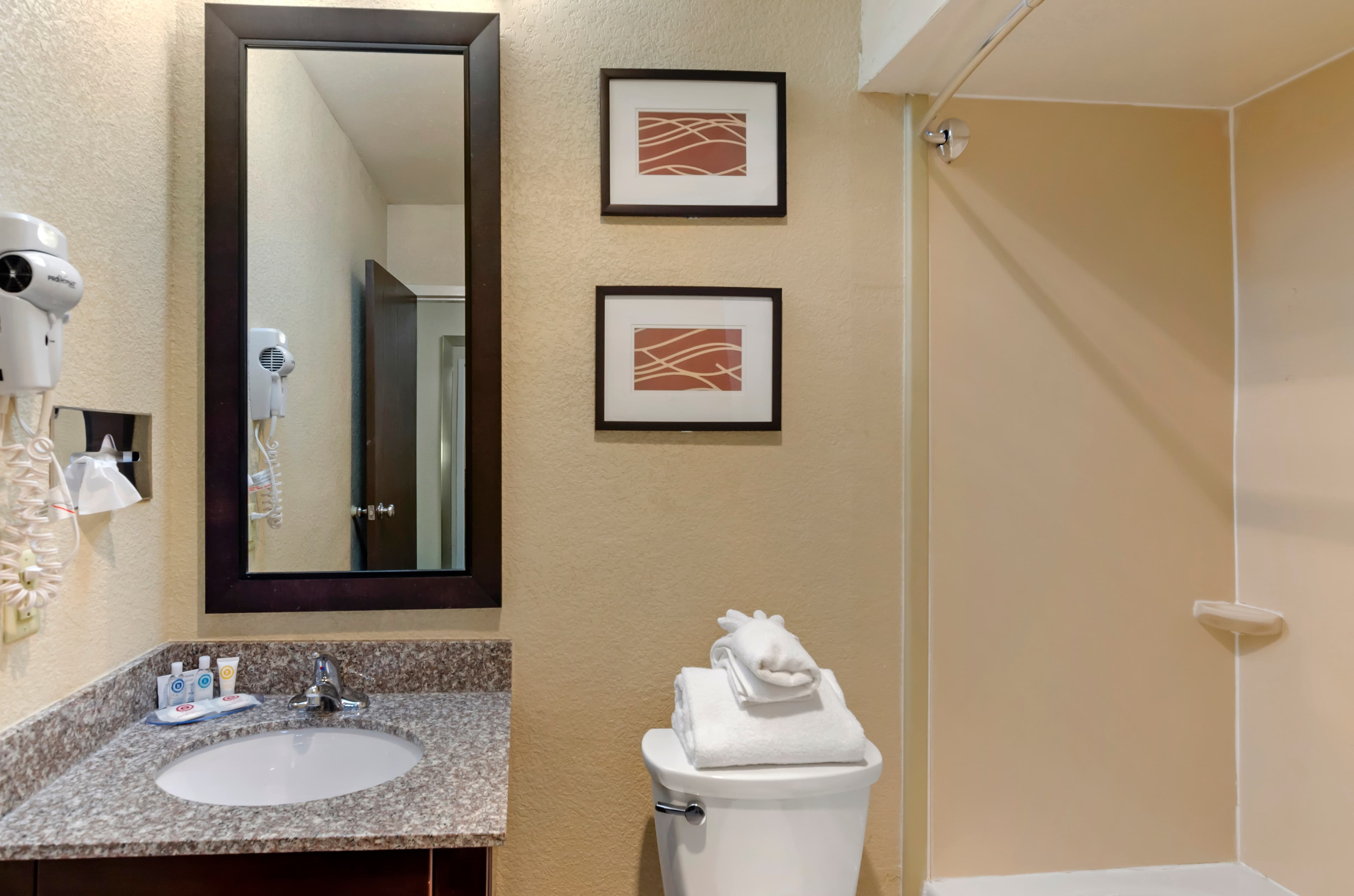 Comfort Inn Bluefield — 24