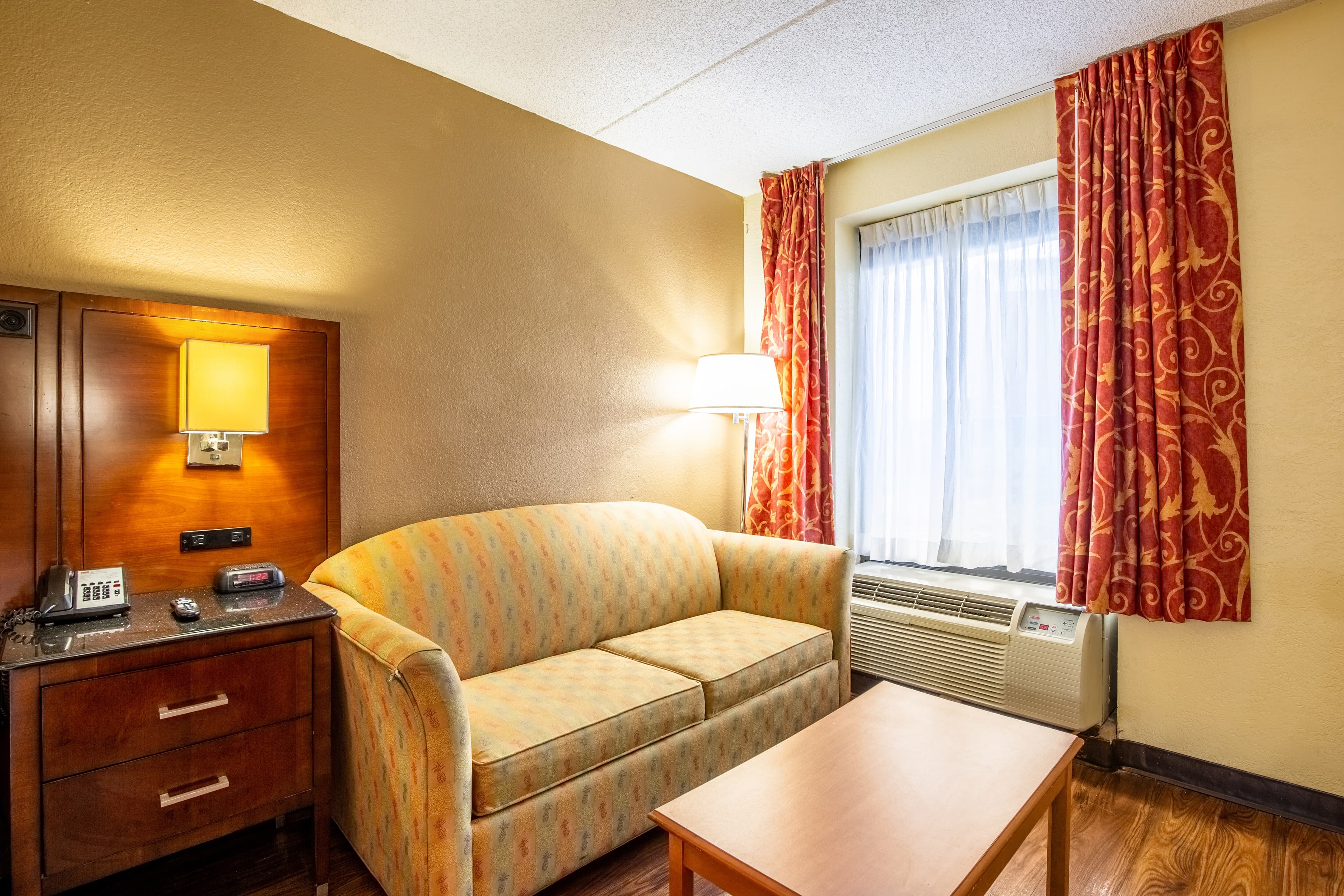 Econo Lodge Naval Station Norfolk — 7