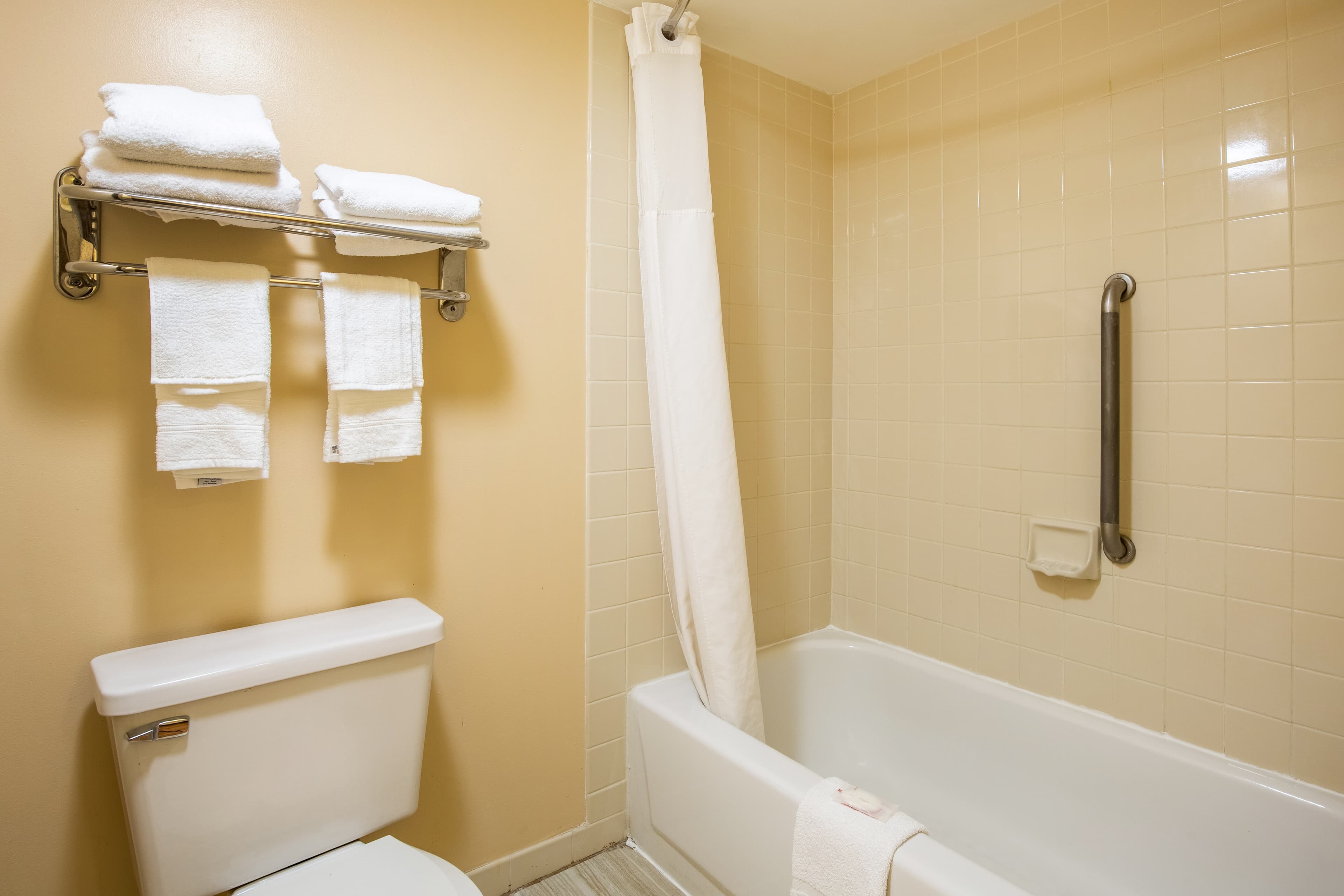 Econo Lodge Naval Station Norfolk - Image 5