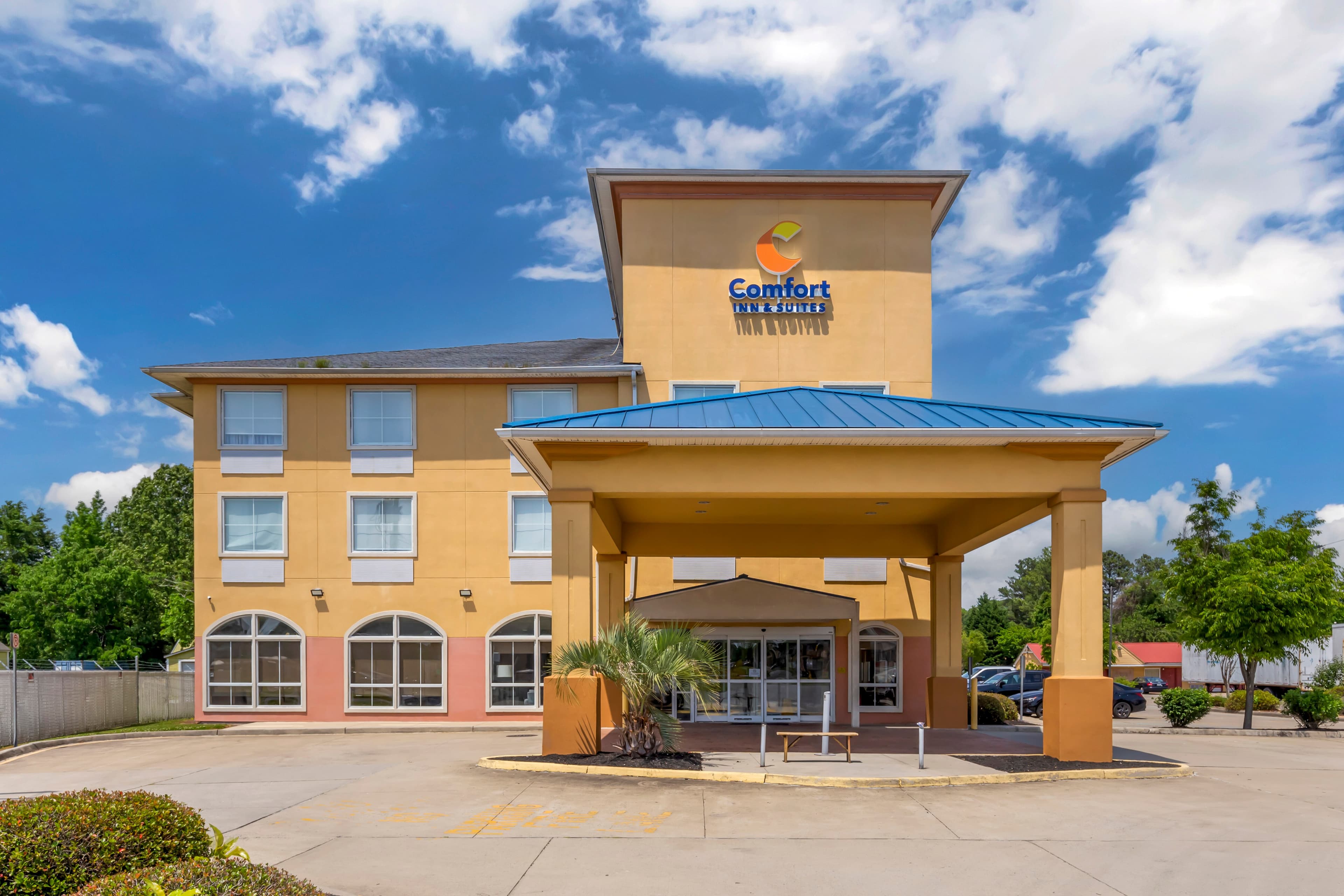 Comfort Inn & Suites Chesapeake - Portsmouth - Image 1
