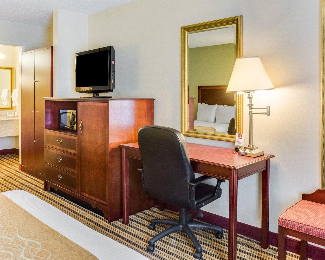 Clarion Inn Fredericksburg North - Image 5