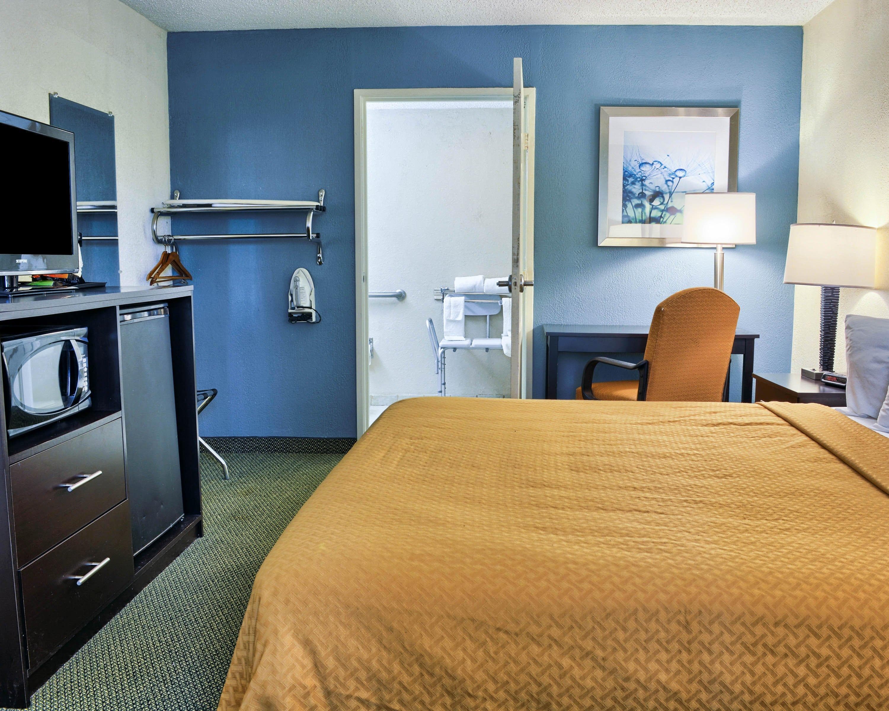 Quality Inn Thornburg — 18