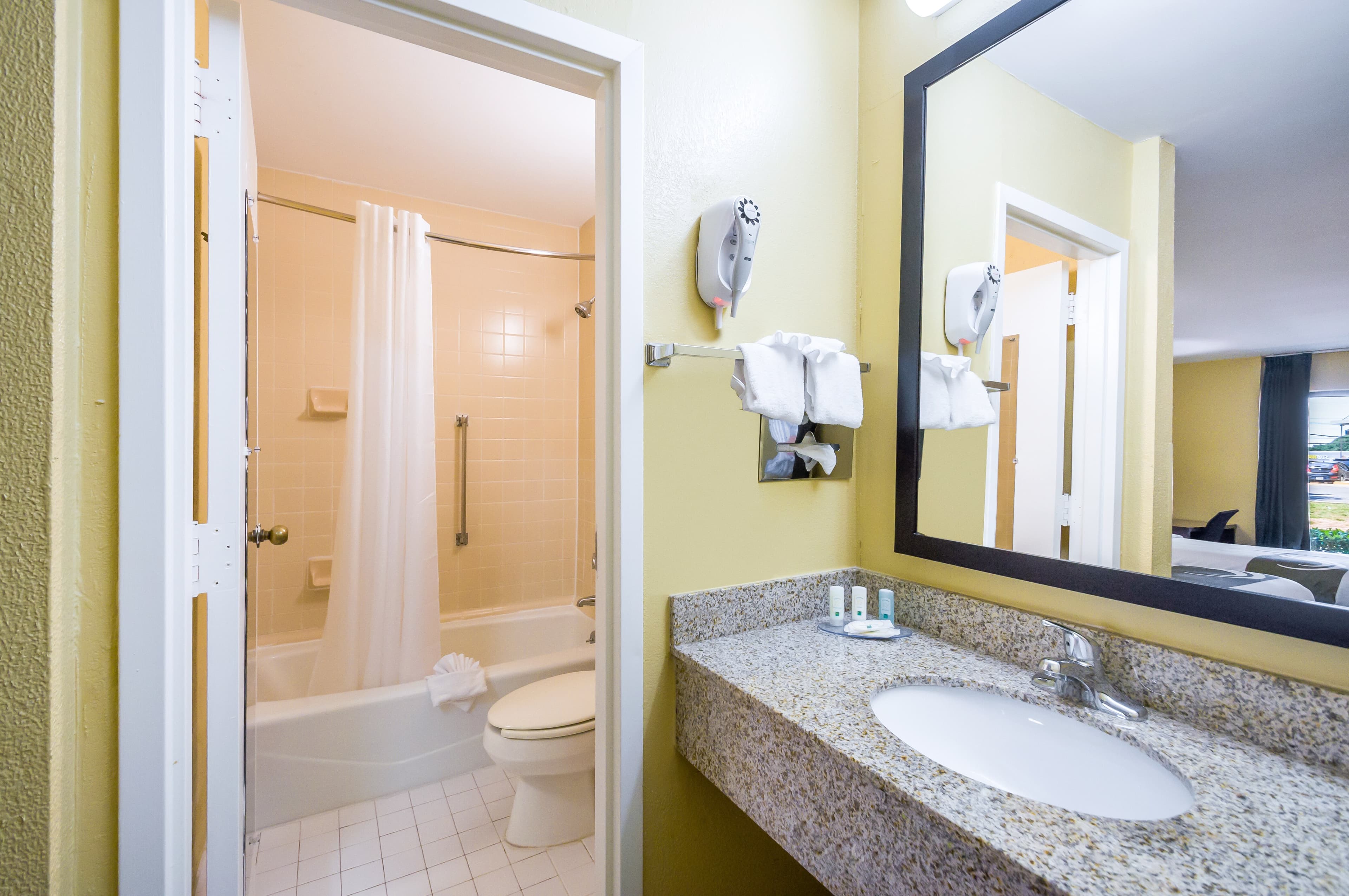 Quality Inn Fredericksburg, Central Park Area — 7