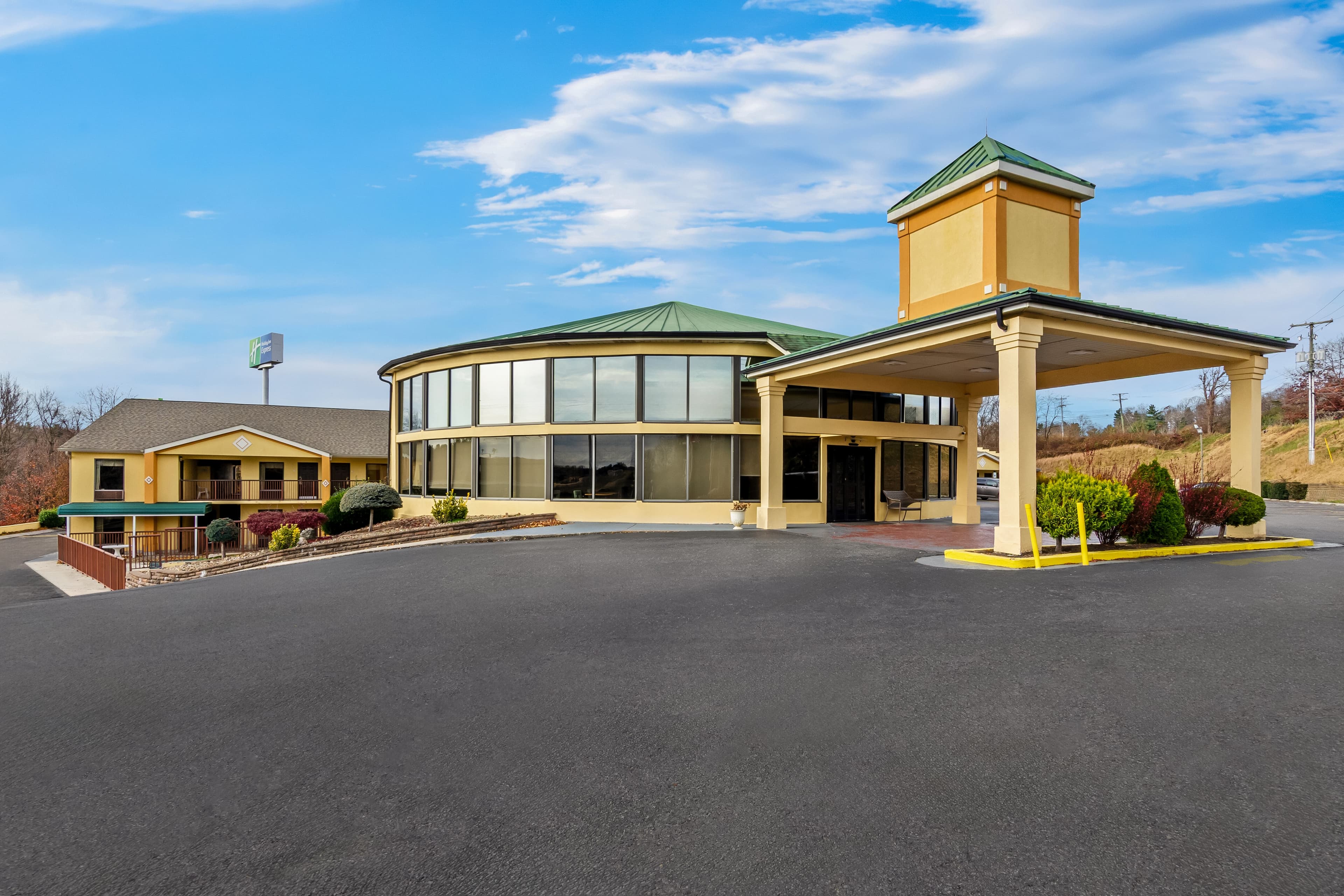 Quality Inn Hillsville - Image 1