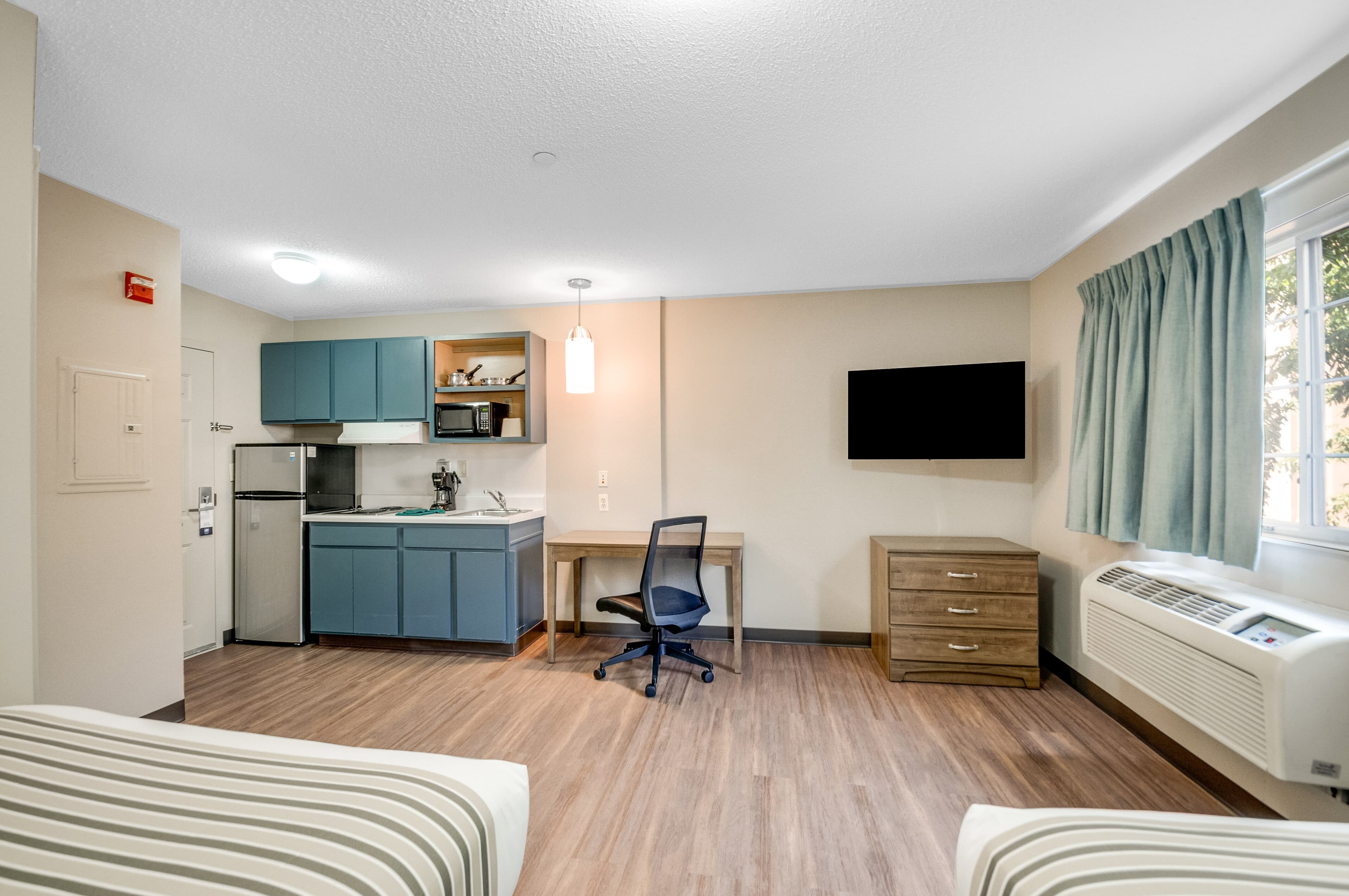 Suburban Studios Sterling - Washington Dulles — 14