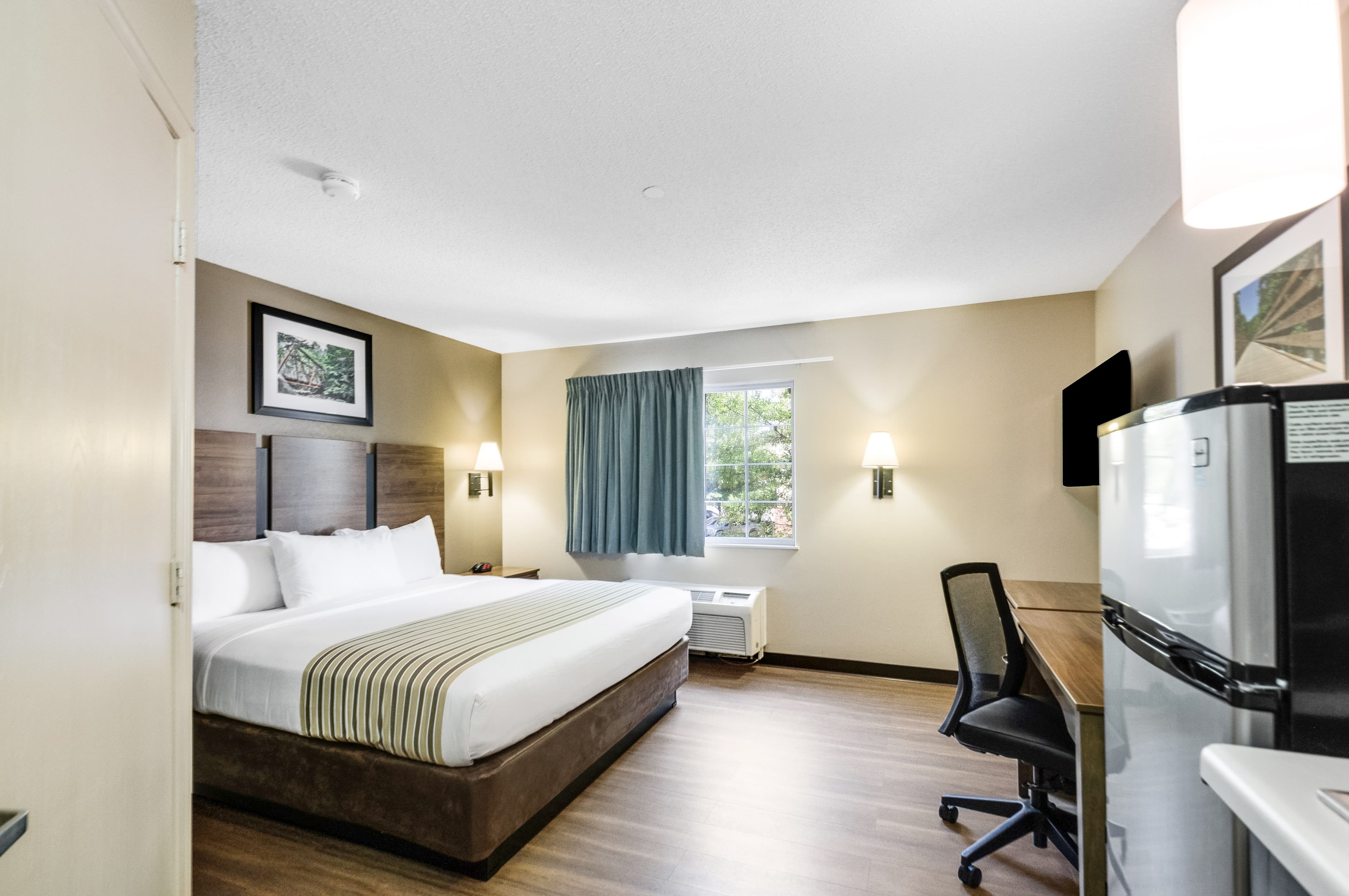 Suburban Studios Sterling - Washington Dulles — 15