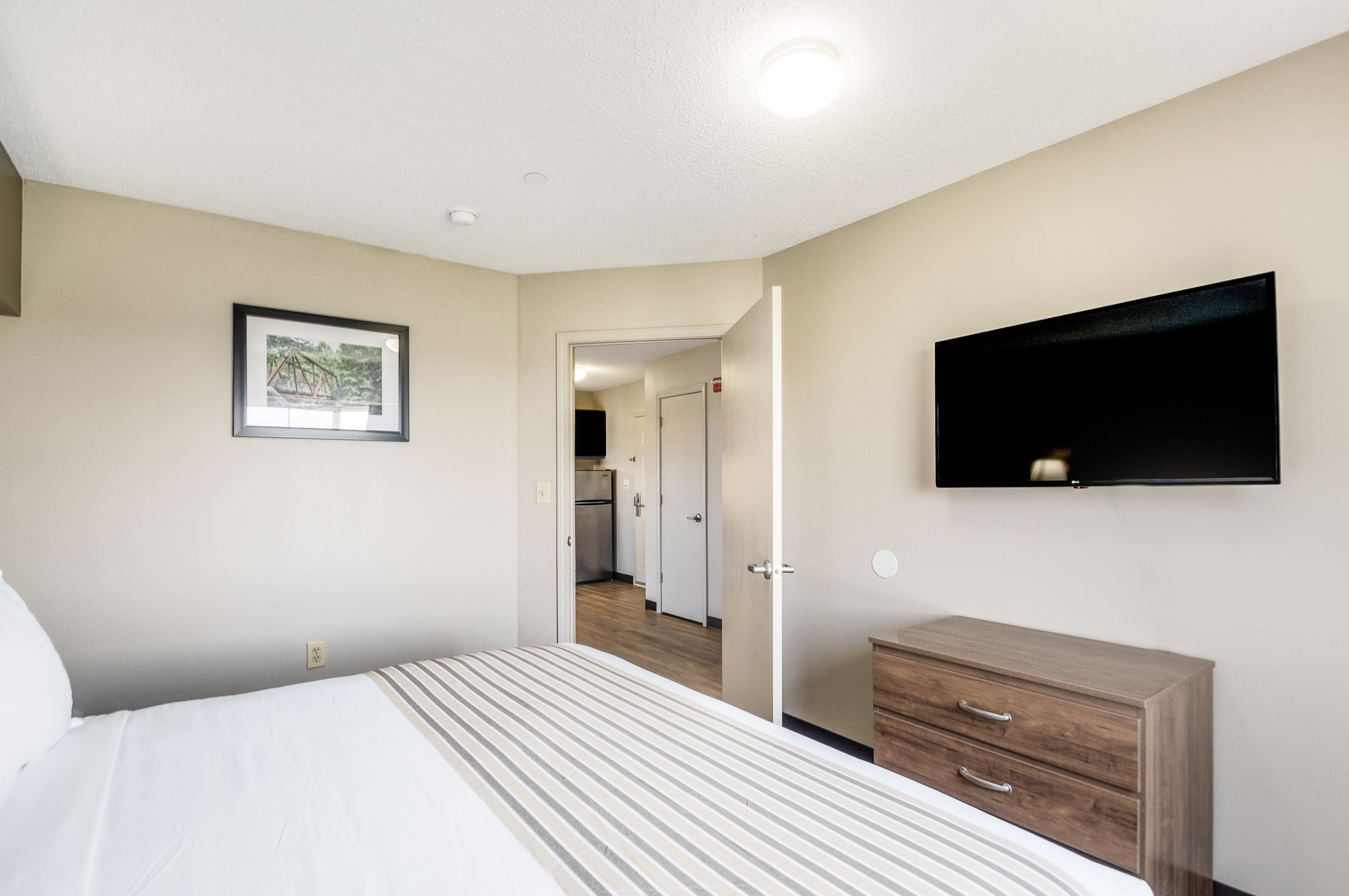 Suburban Studios Sterling - Washington Dulles — 23