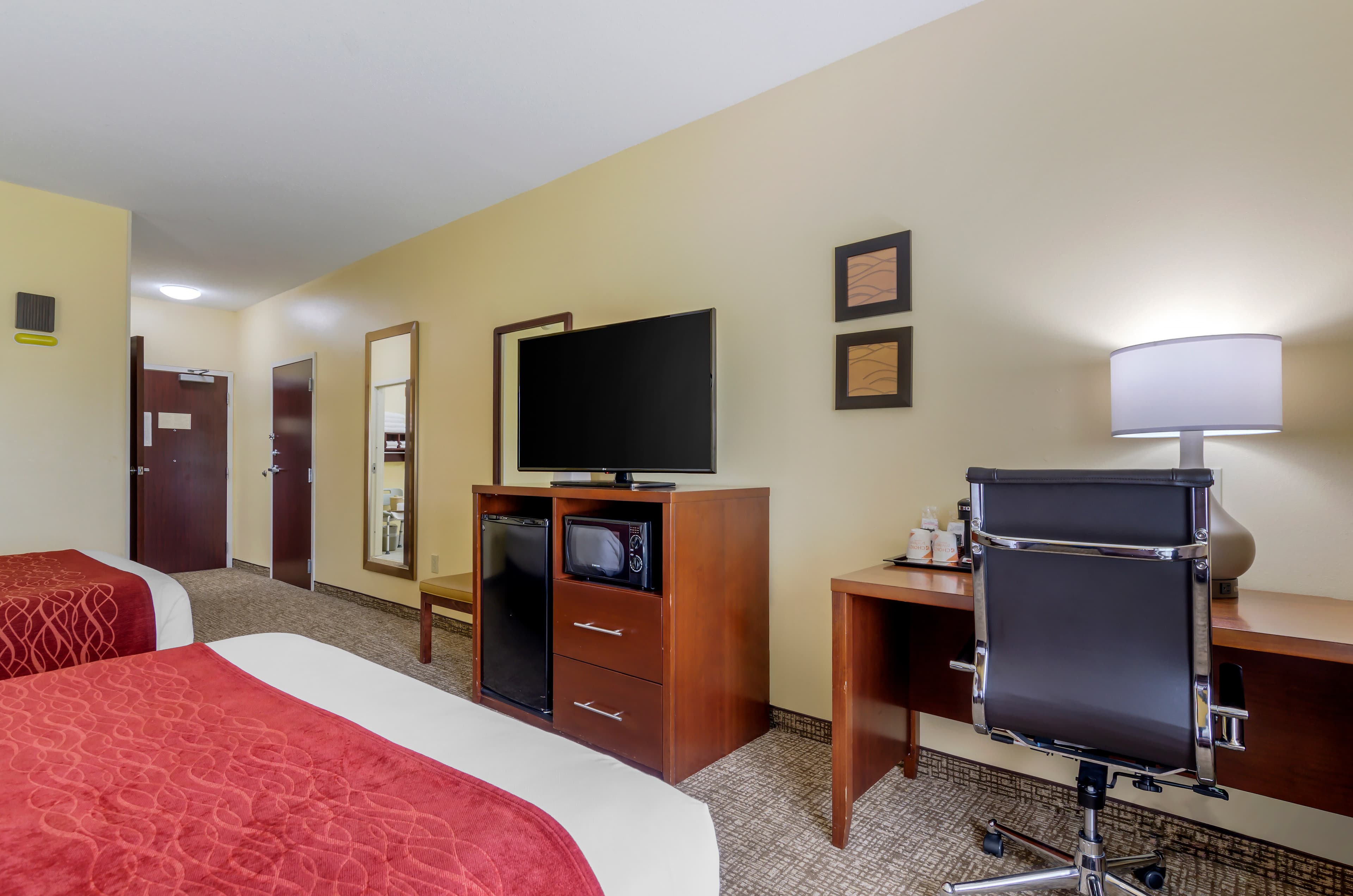 Comfort Inn & Suites Hillsville I-77 — 6