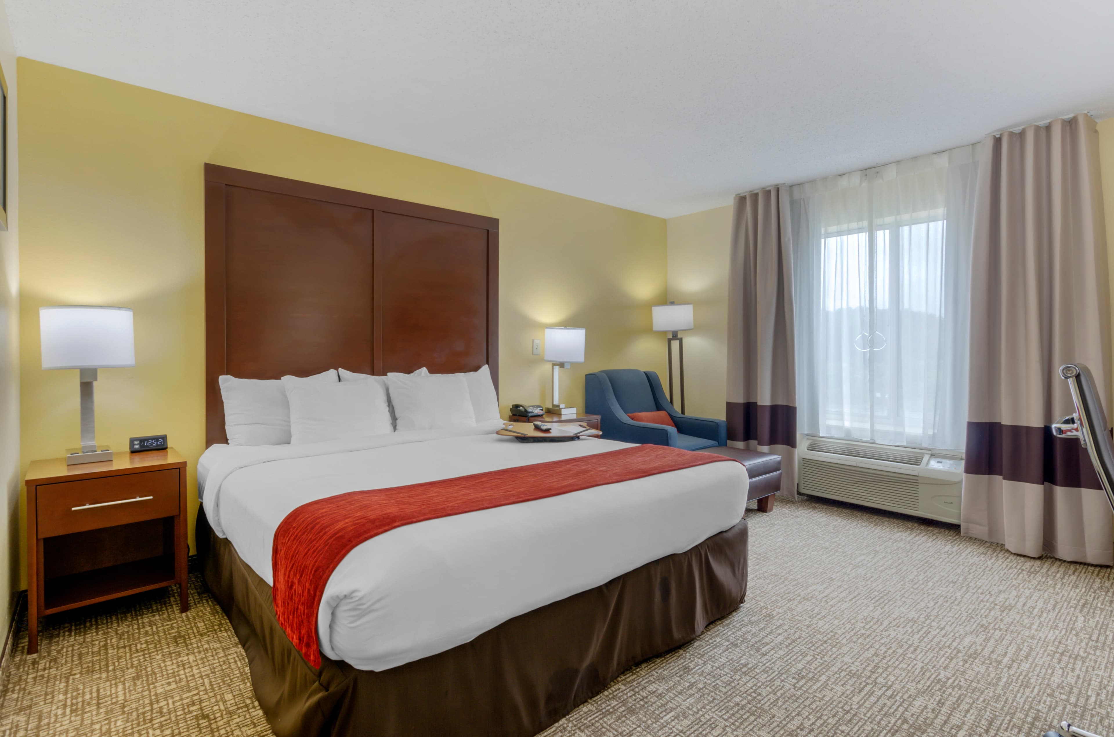 Comfort Inn & Suites Hillsville I-77 — 12