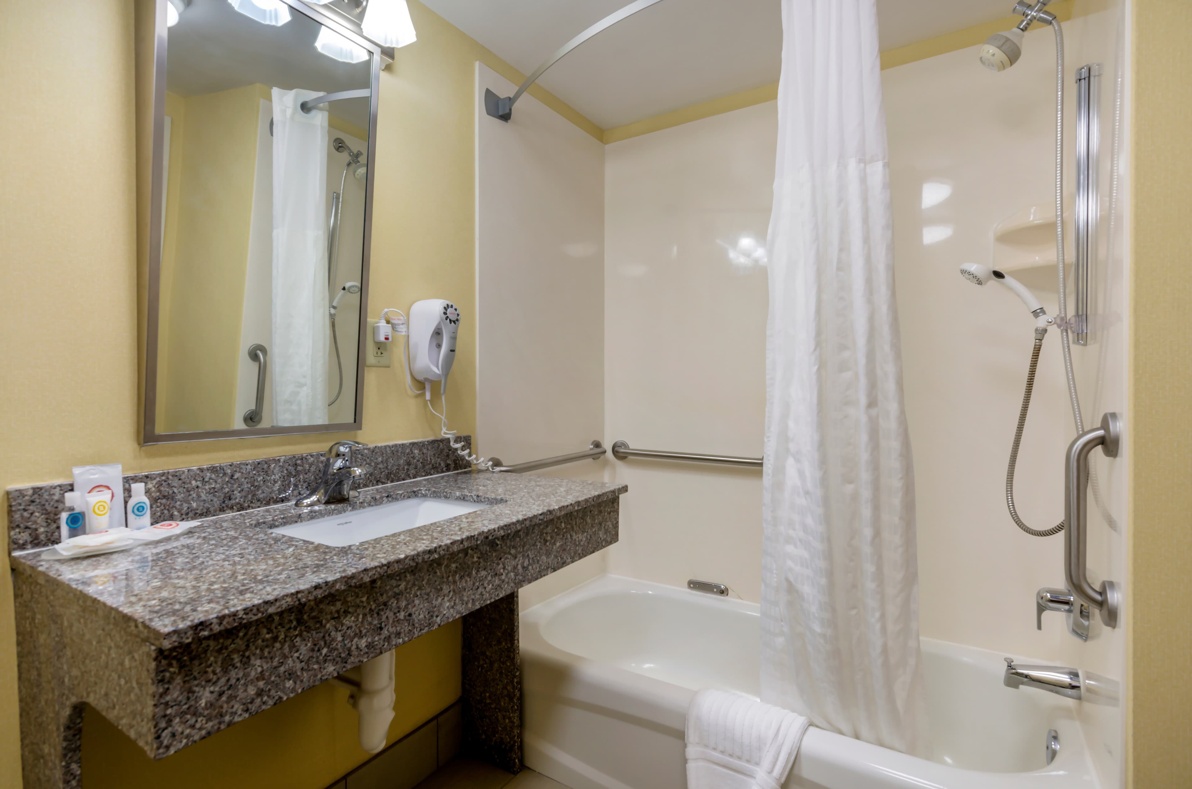 Comfort Inn & Suites Hillsville I-77 — 13