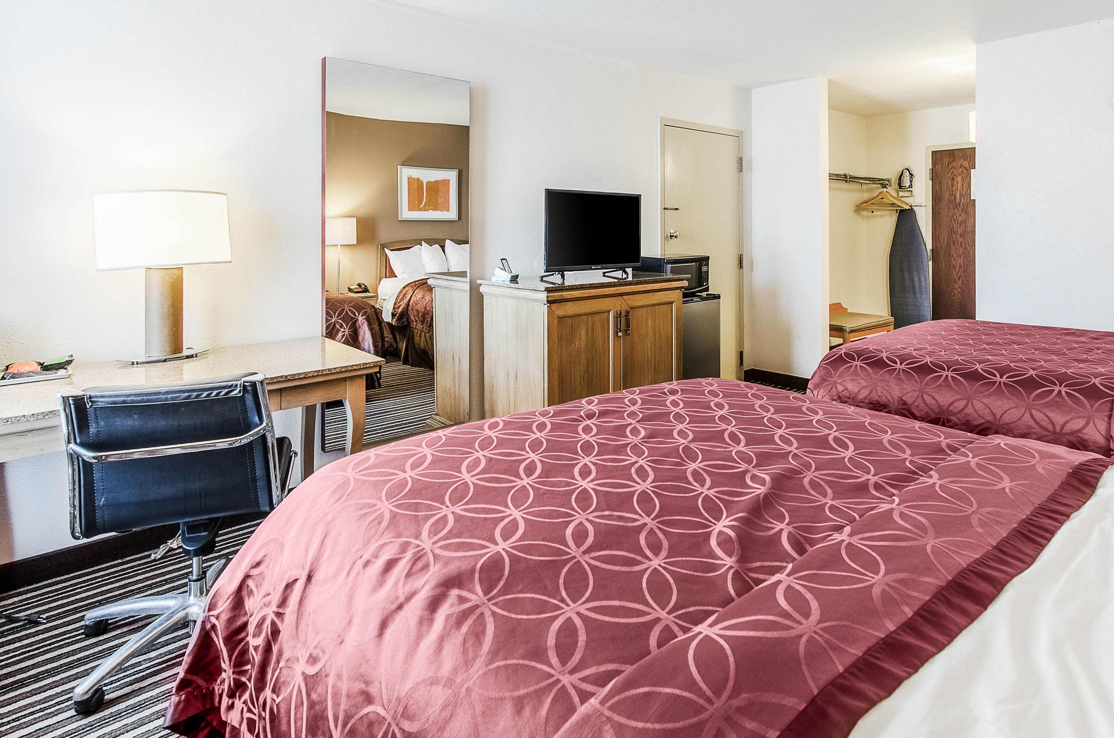 Econo Lodge Inn & Suites Norton - Wise South — 12