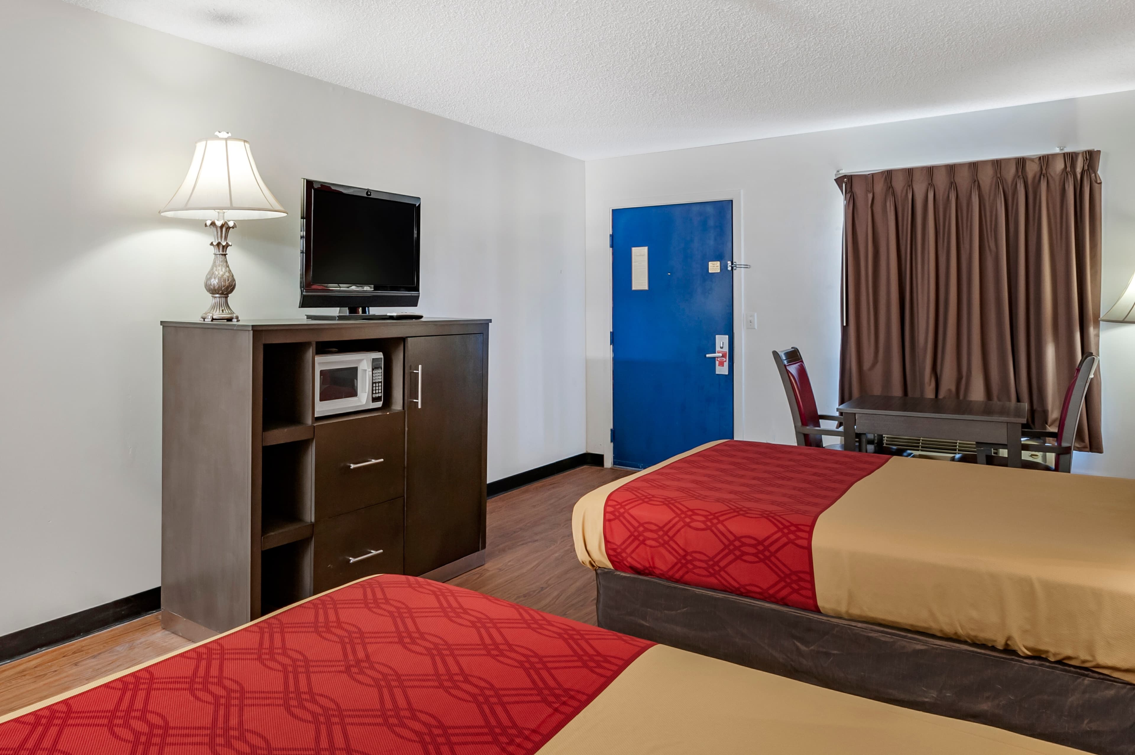 Econo Lodge Ruther Glen — 32