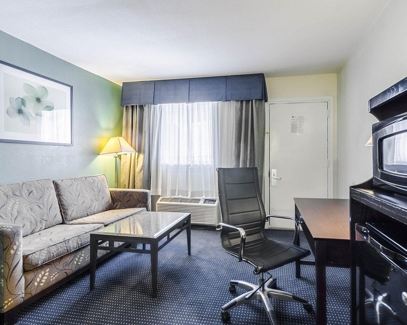 Rodeway Inn & Suites Williamsburg Central — 16
