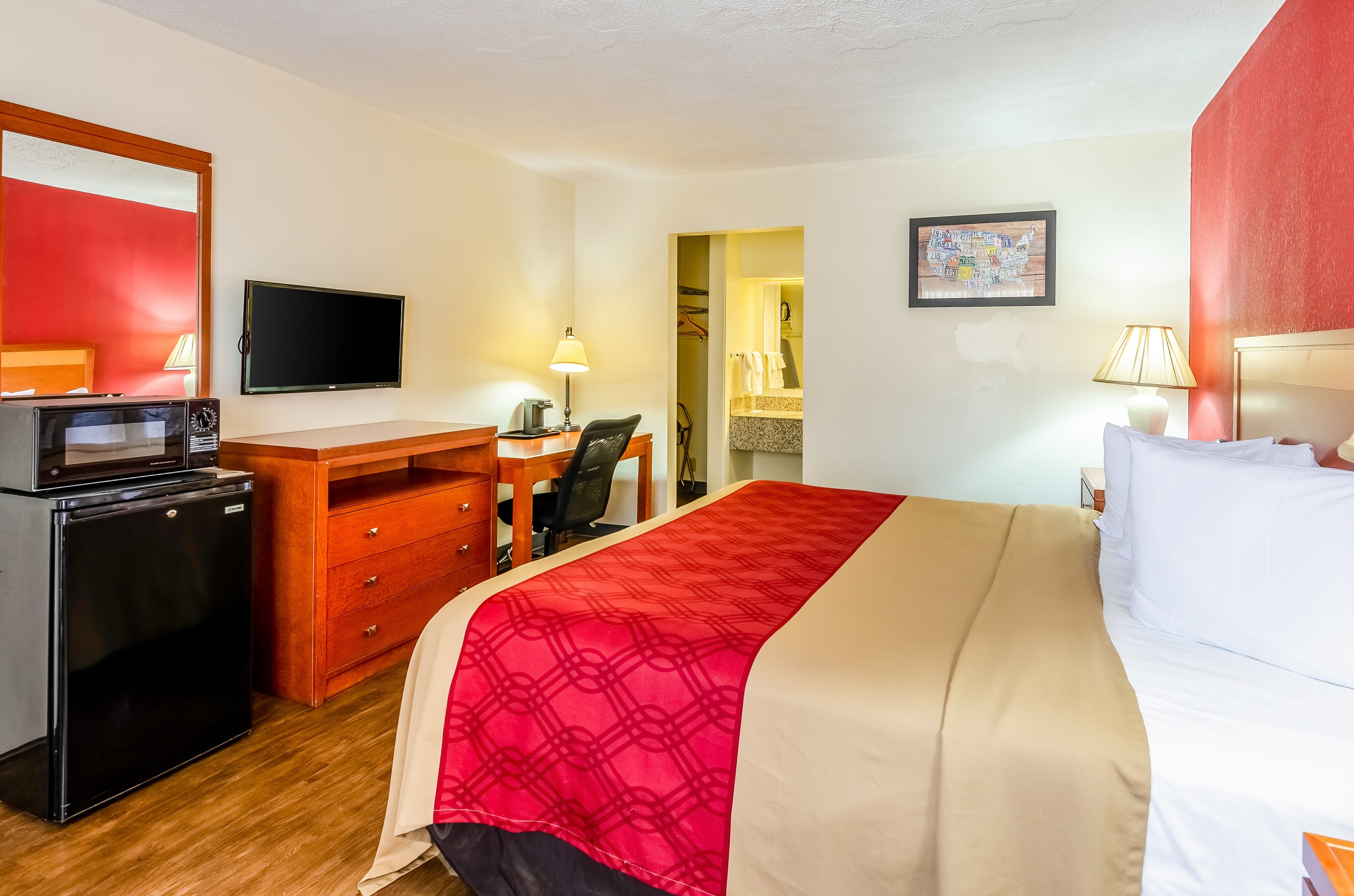 Econo Lodge Martinsville - Image 3