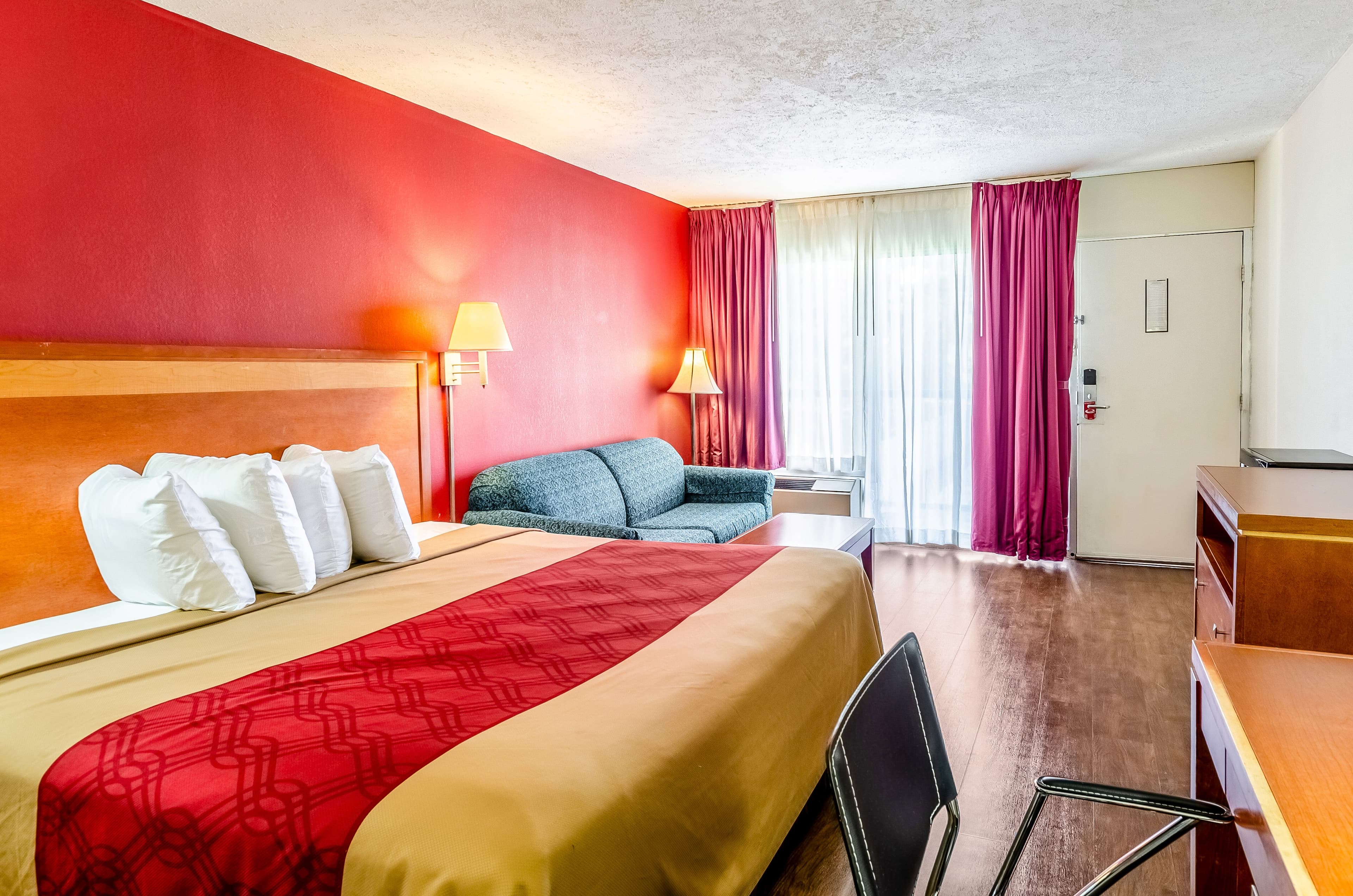 Econo Lodge Martinsville — 10