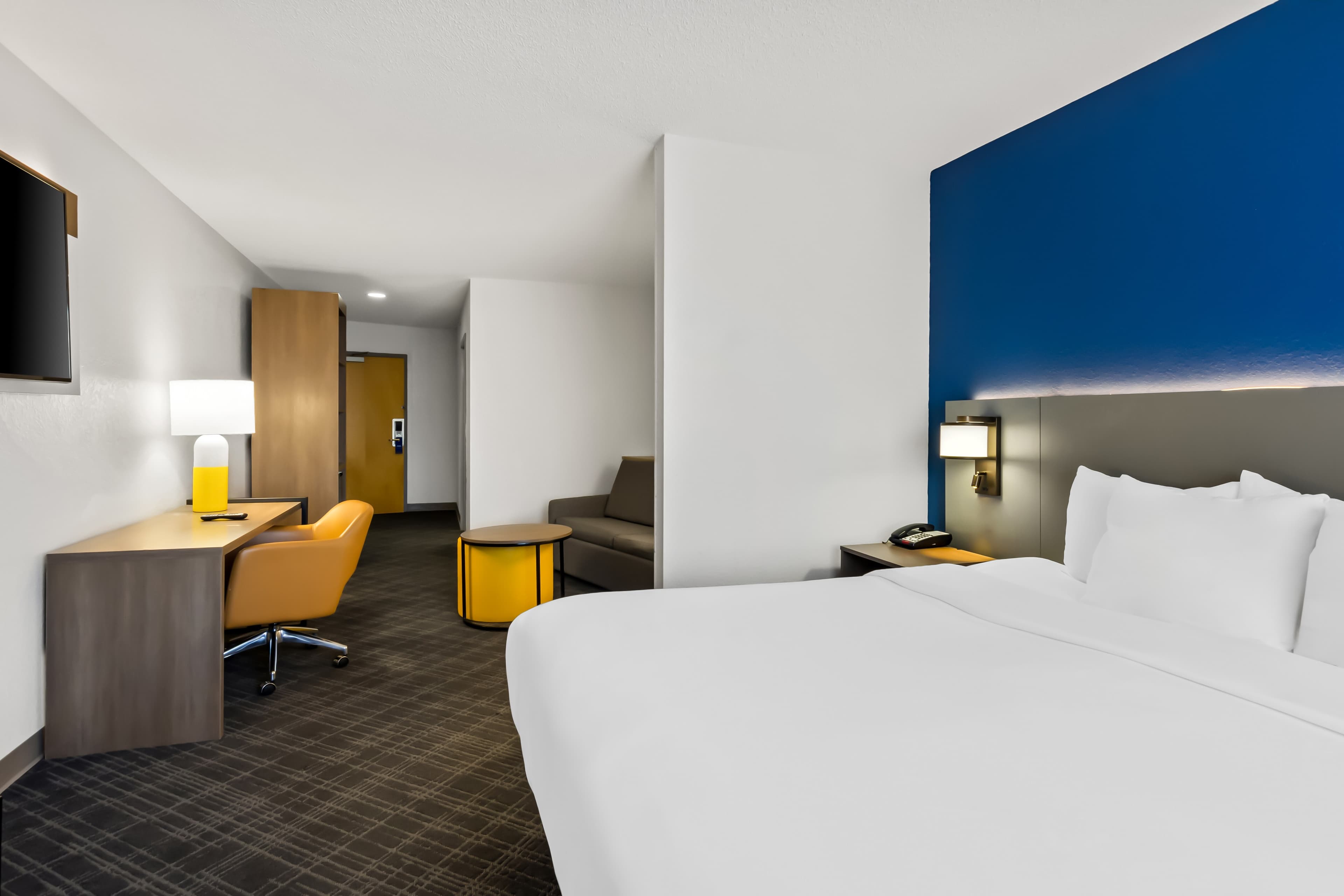 Comfort Suites Salem-Roanoke I-81 - Image 3