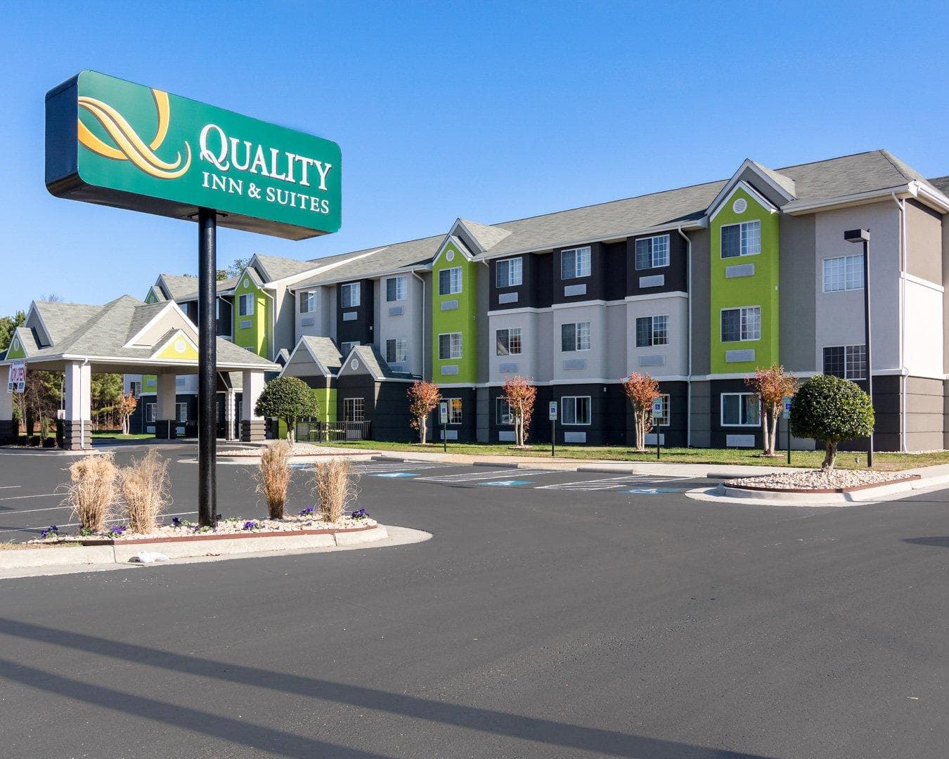 Quality Inn & Suites Ashland near Kings Dominion - Image 1