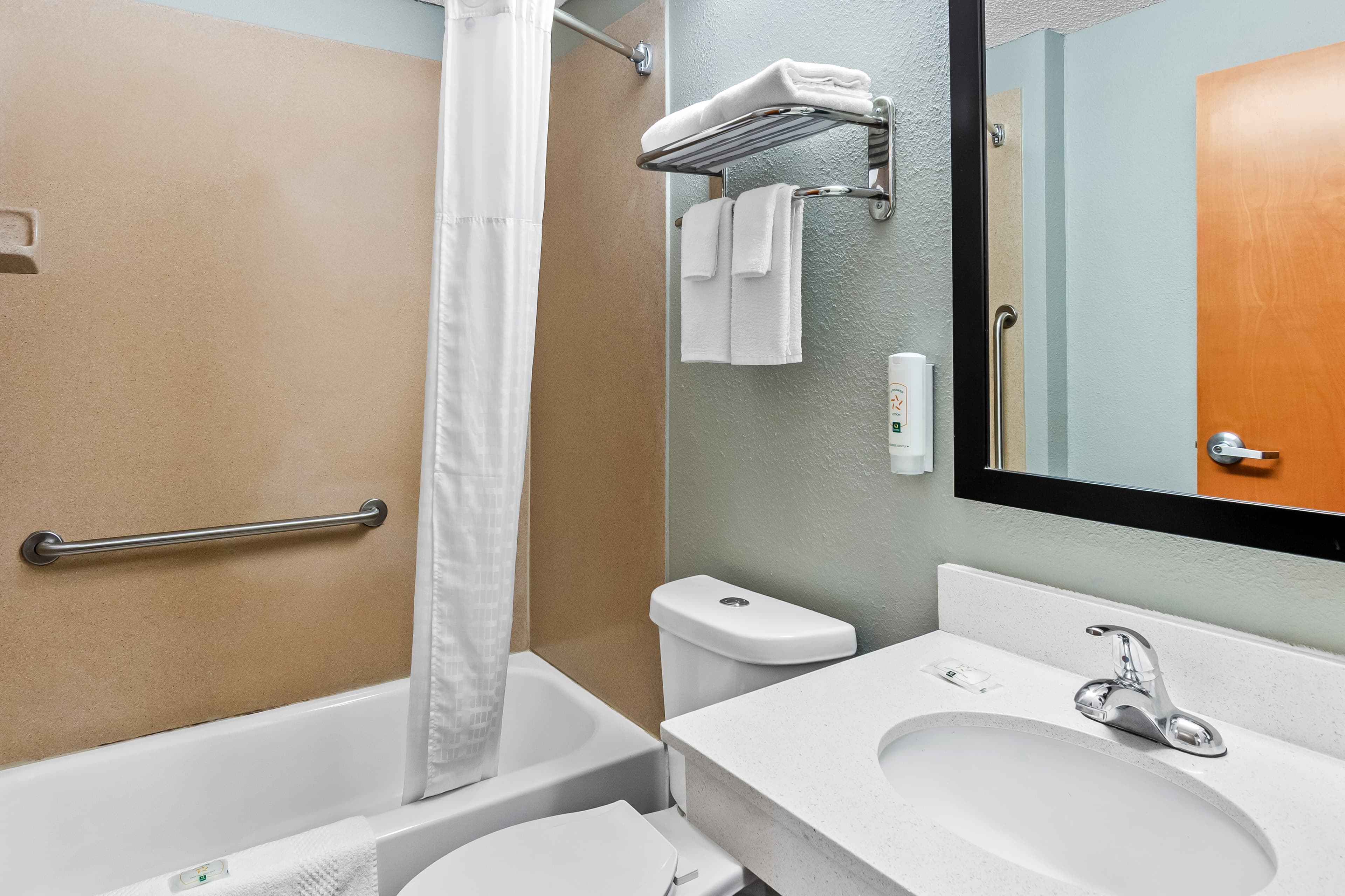 Quality Inn & Suites Bristol North — 8