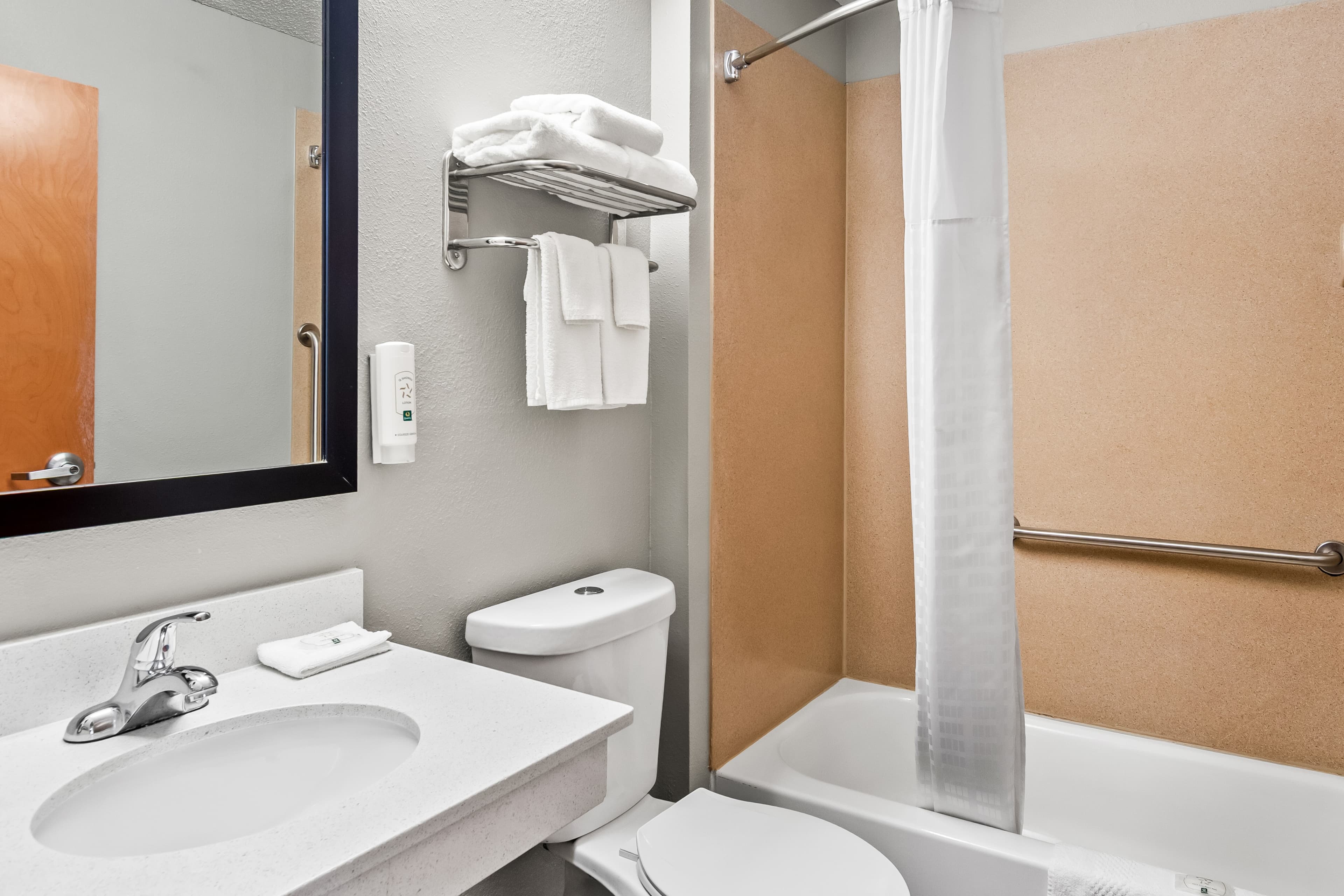 Quality Inn & Suites Bristol North — 17