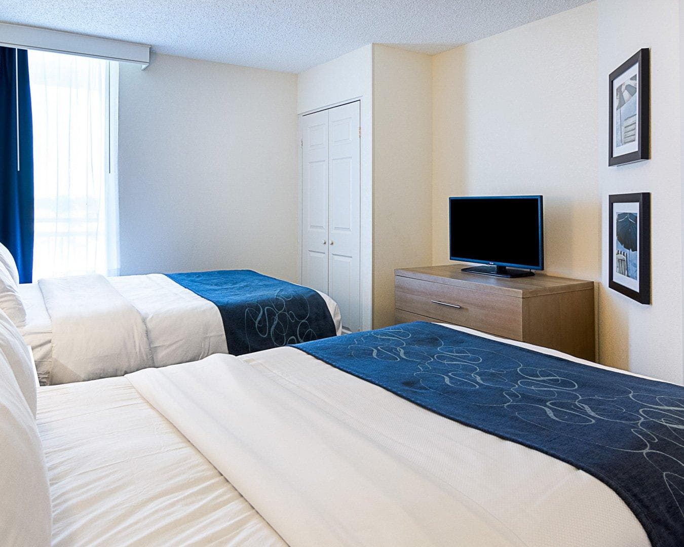 Comfort Suites Beachfront - Image 3