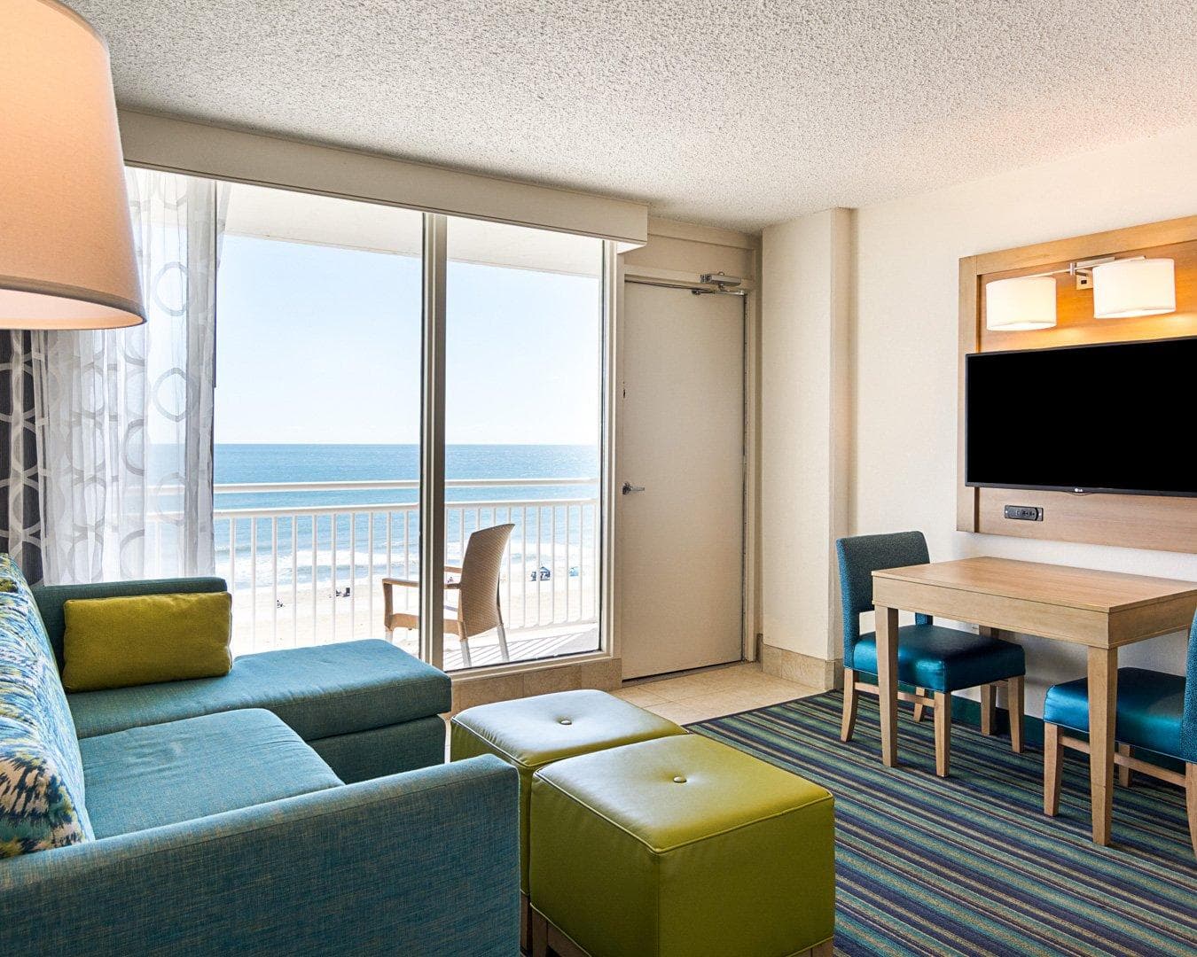 Comfort Suites Beachfront — 6