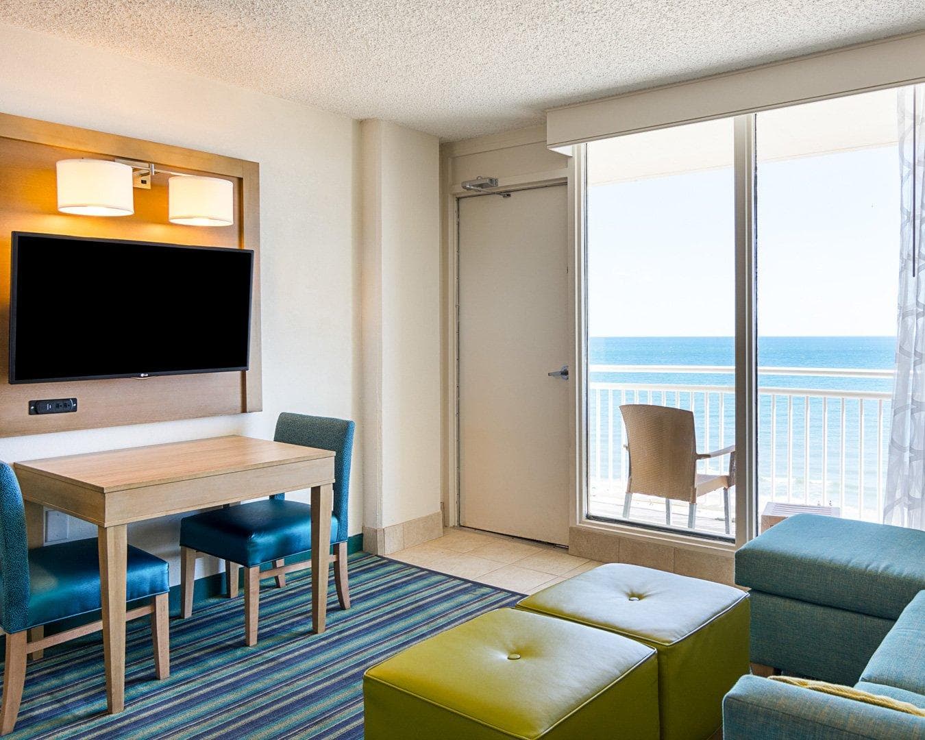 Comfort Suites Beachfront — 16