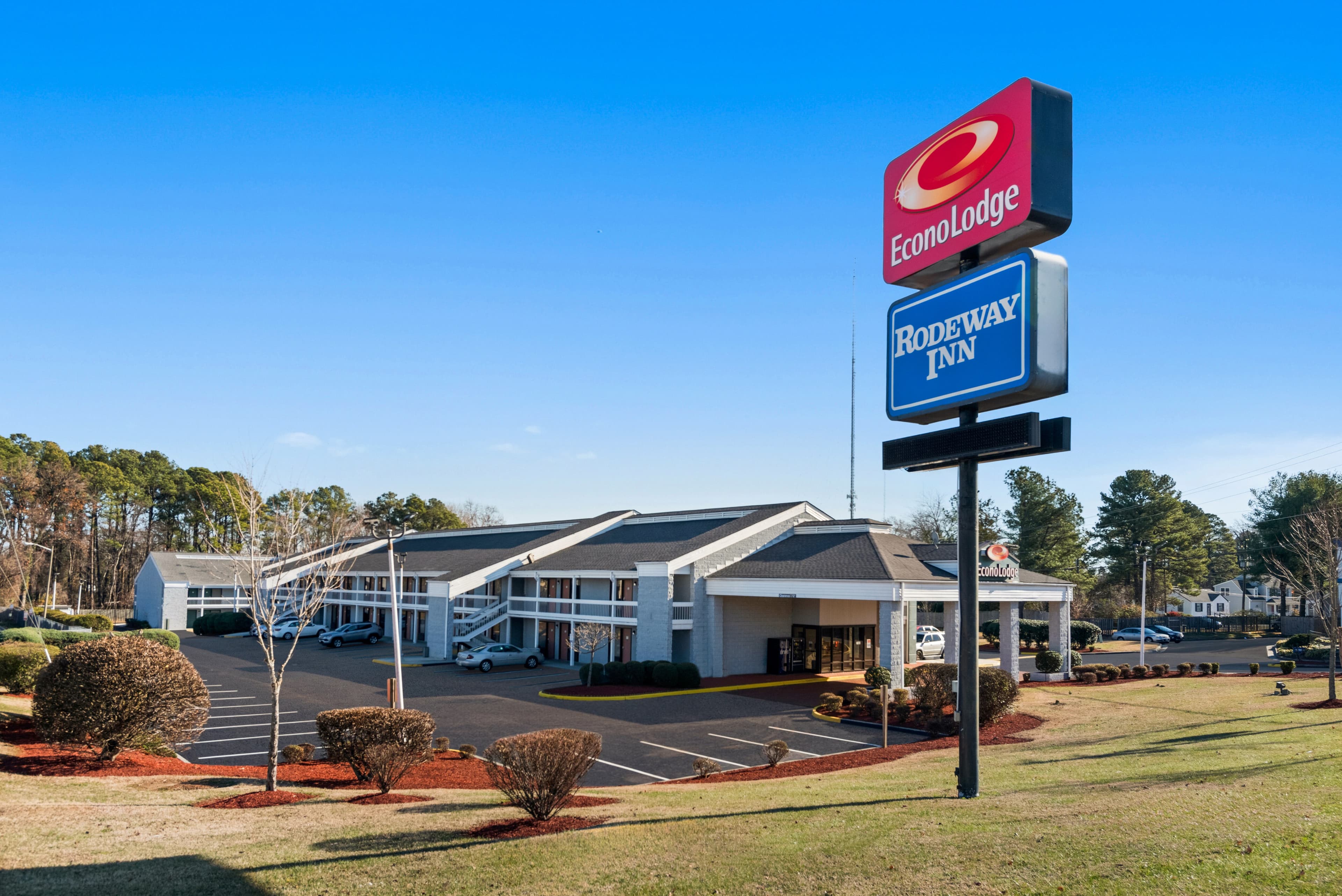 Rodeway Inn Richmond West End - Image 1