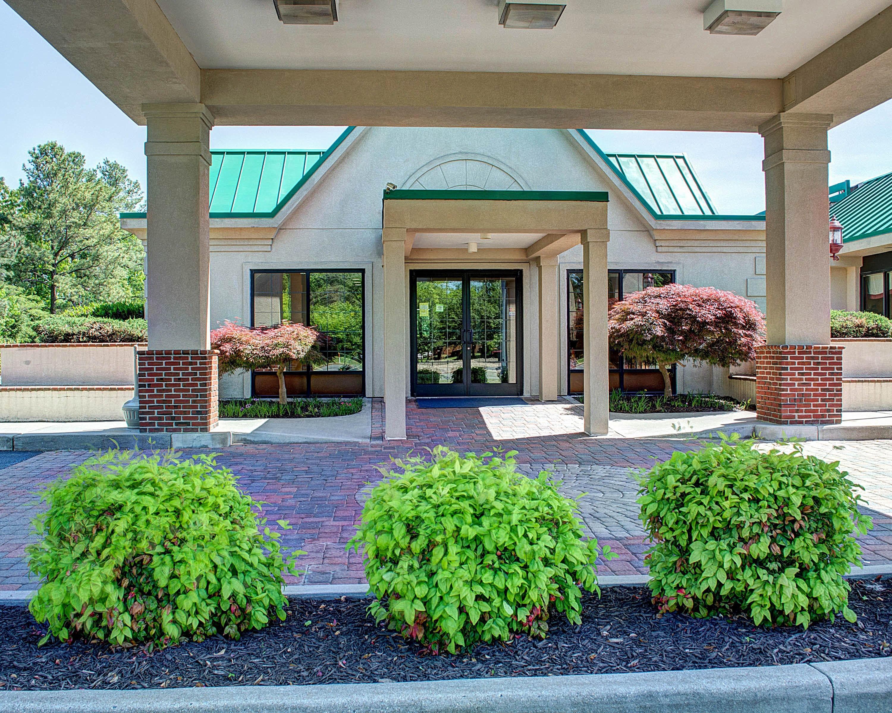 Quality Inn Richmond North - Image 1