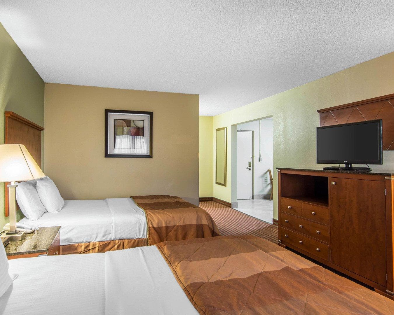 MainStay Suites Williamsburg Historic Area - Image 2