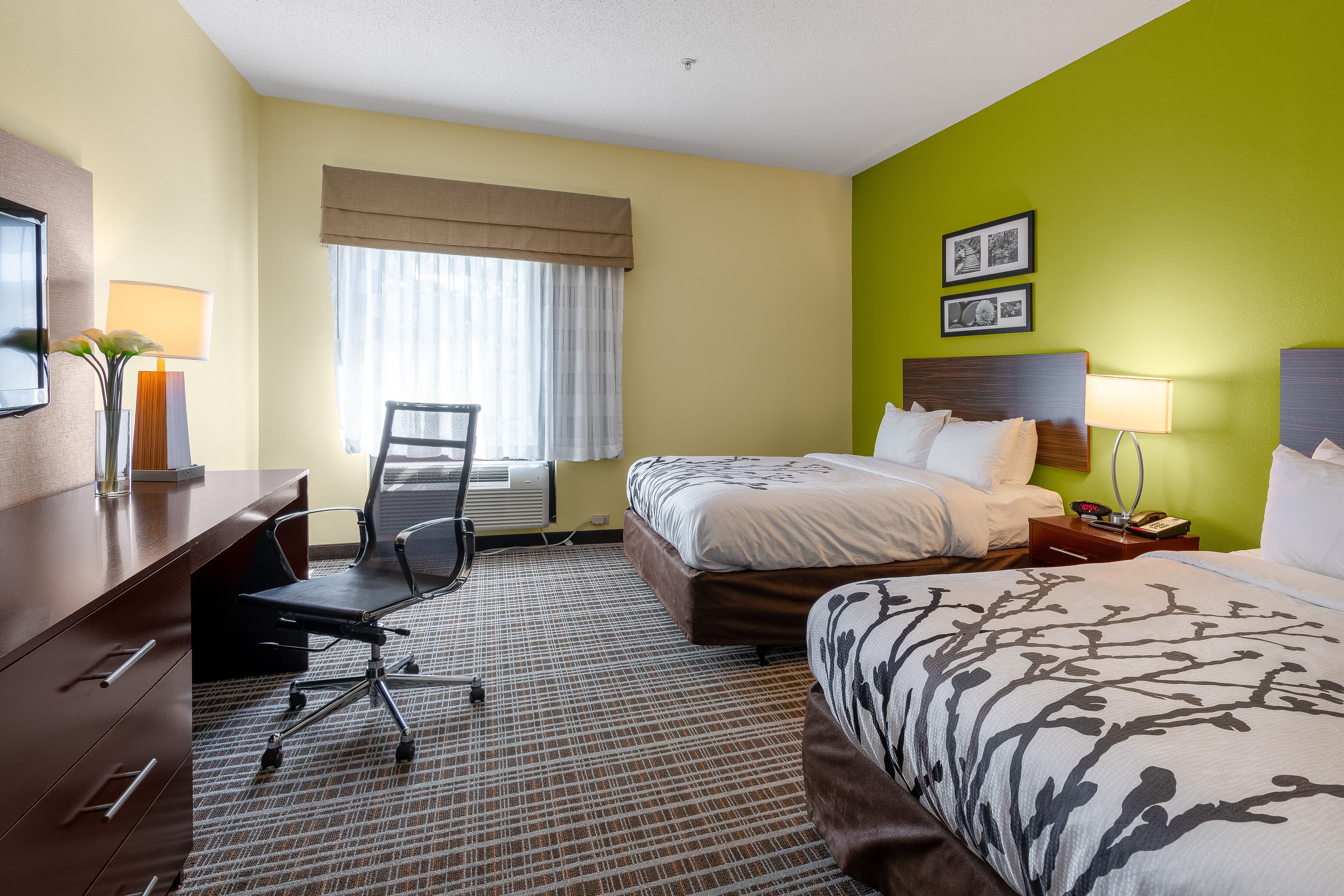 Sleep Inn & Suites Harbour Pointe - Image 5