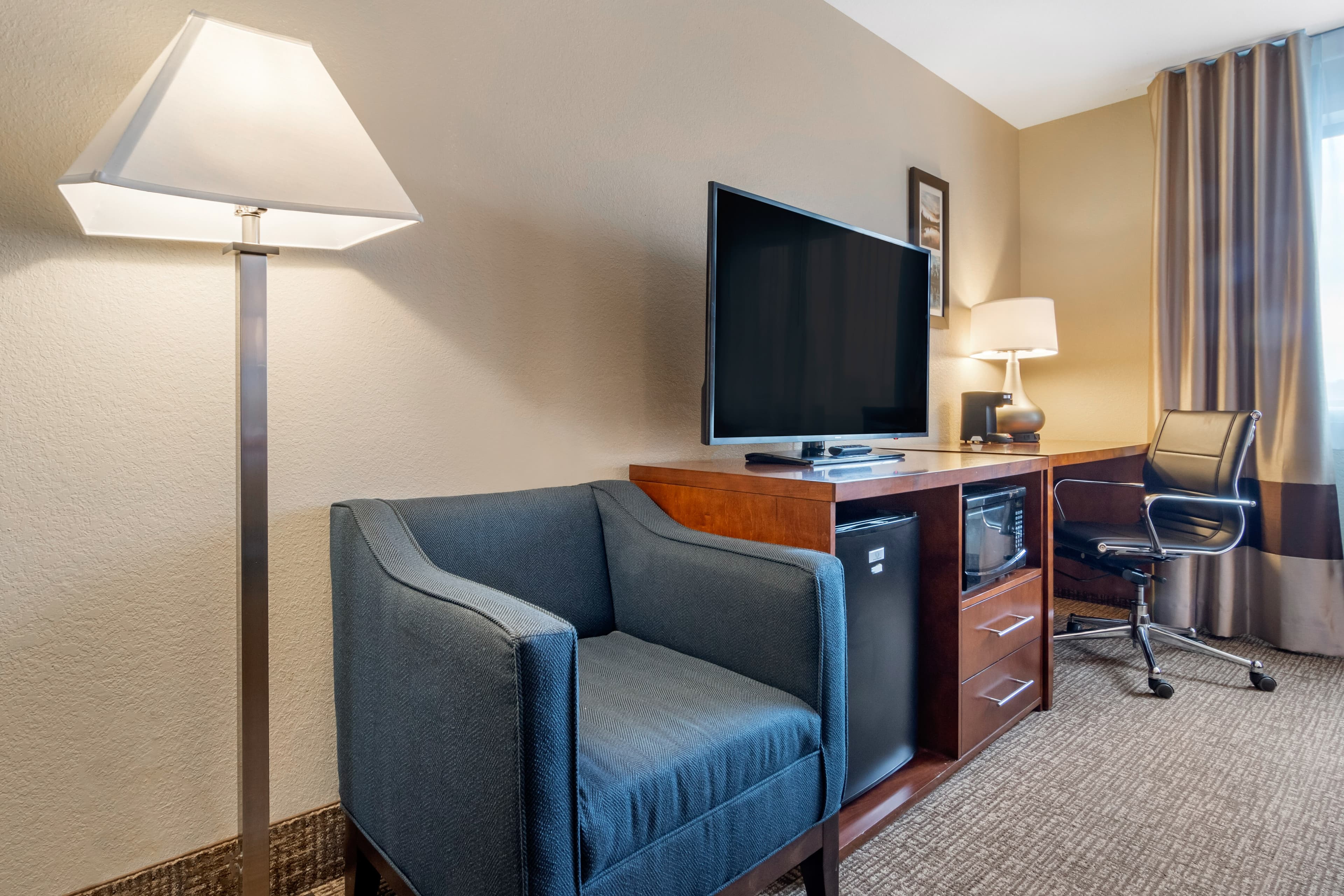 Comfort Inn & Suites South Hill I-85 — 7