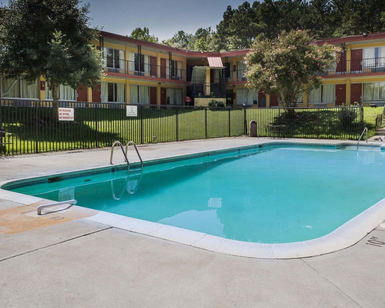 Rodeway Inn Colonial Heights I-95 - Image 1