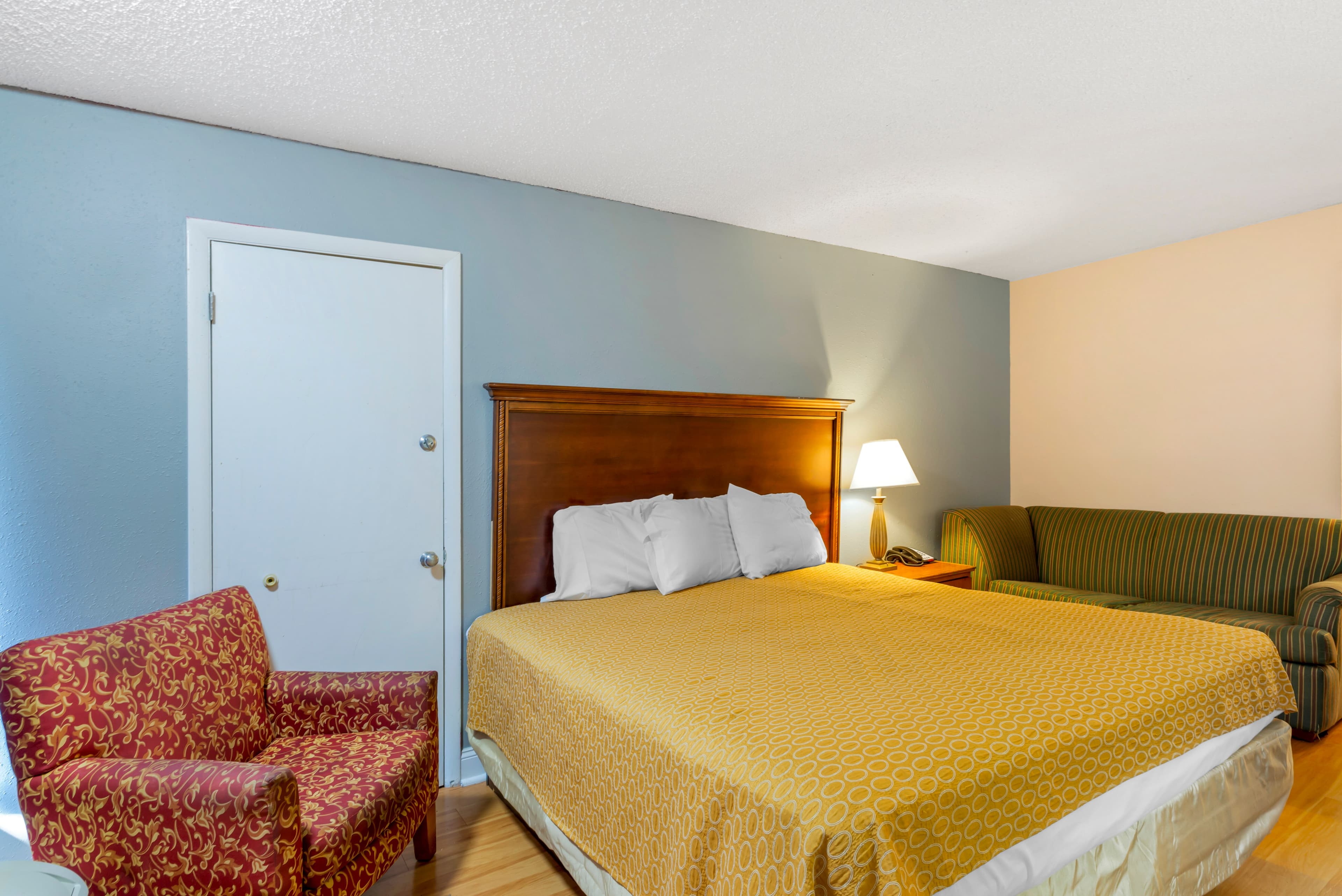 Rodeway Inn Colonial Heights I-95 — 14