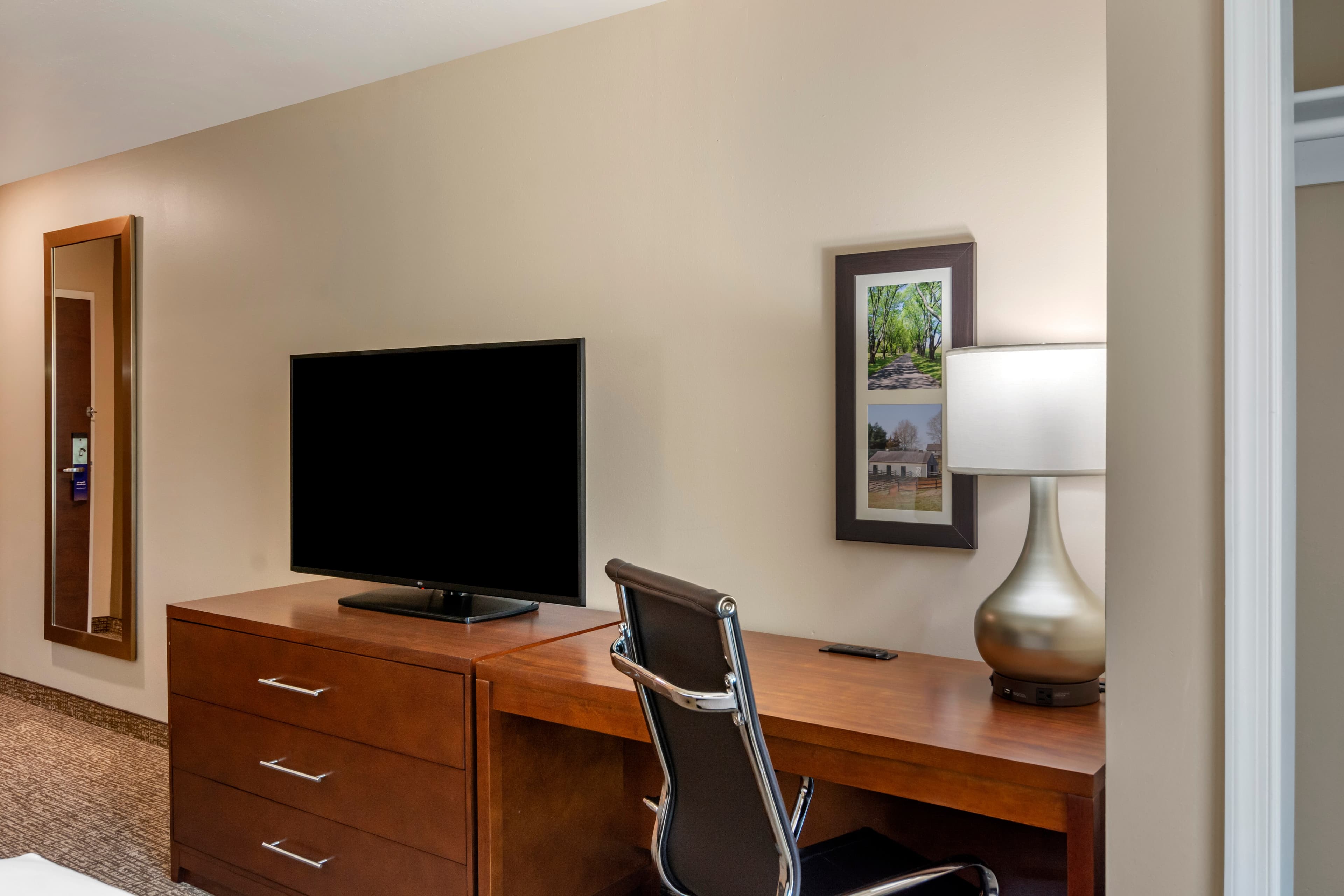 Comfort Inn & Suites Charlottesville Hollymead Town Center — 17