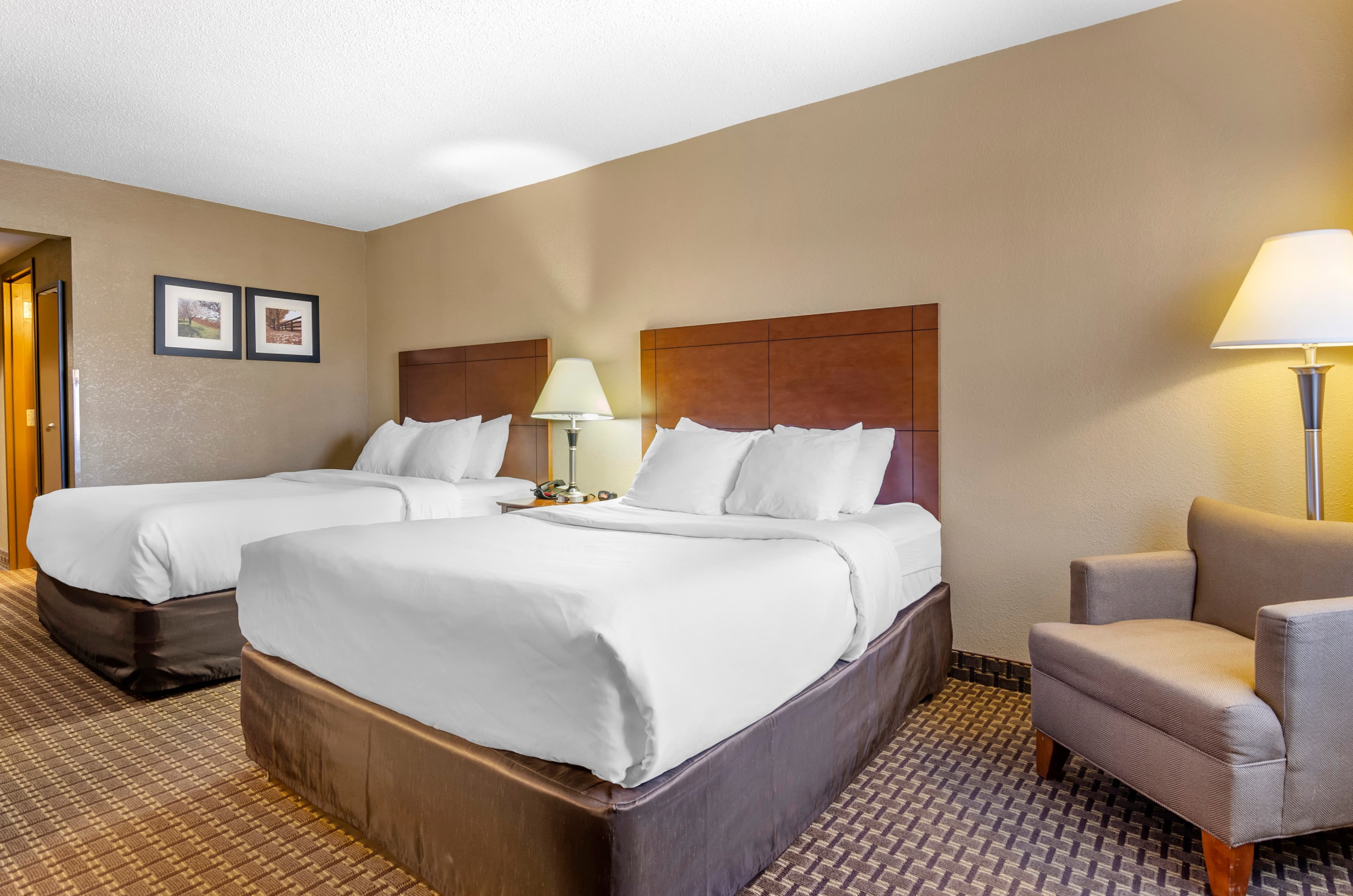 Comfort Inn & Suites Raphine - Lexington near I-81 and I-64 — 11