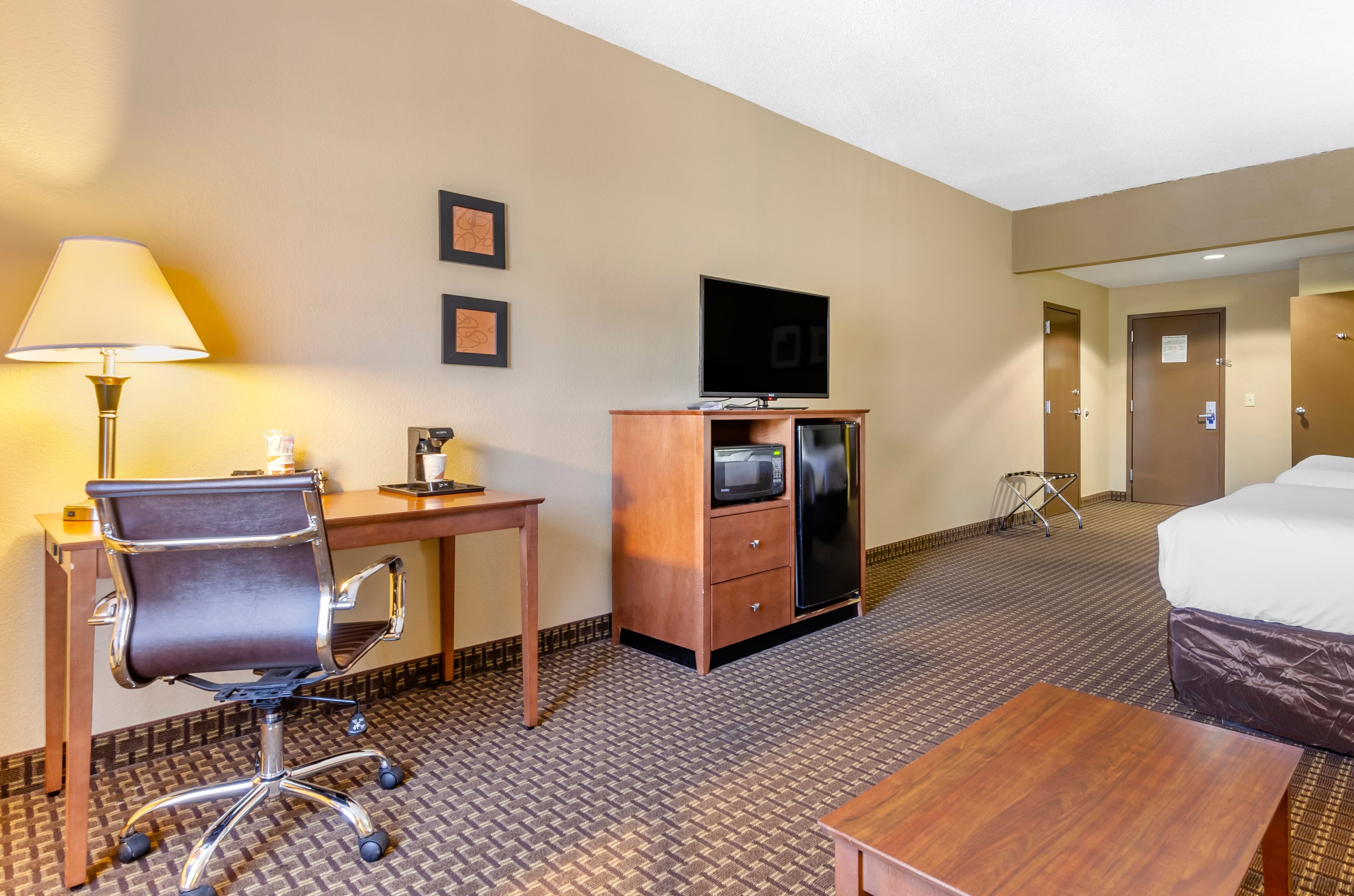 Comfort Inn & Suites Raphine - Lexington near I-81 and I-64 — 15