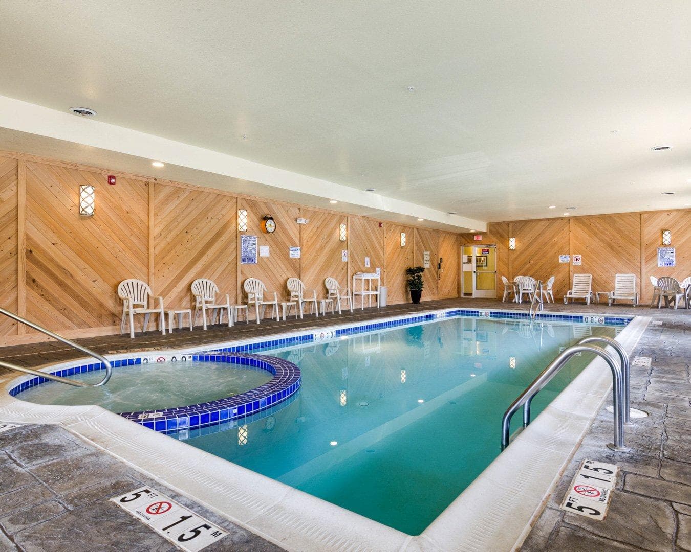 Comfort Inn & Suites Orange - Montpelier - Image 1