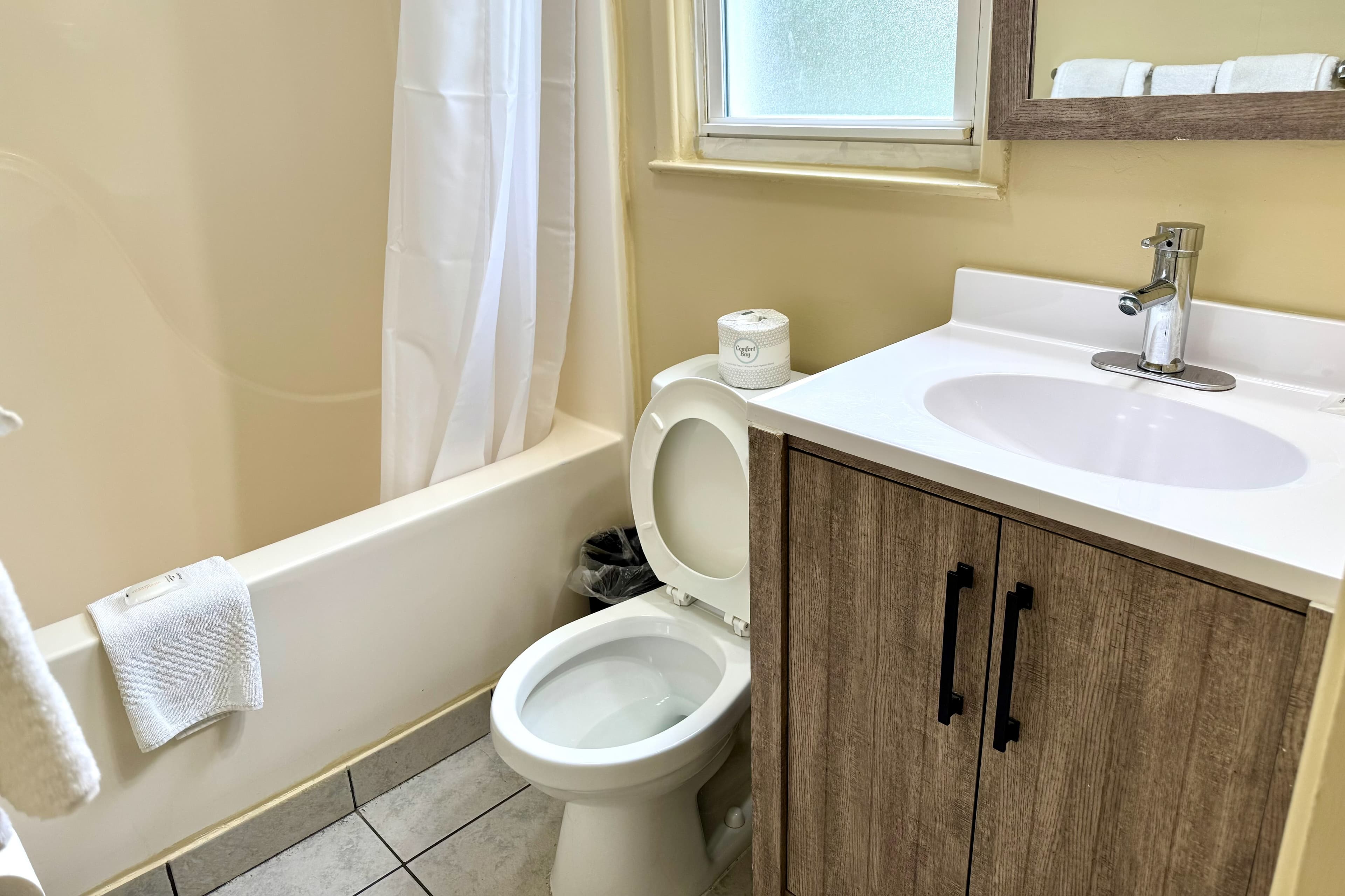 Econo Lodge Woodstock - Shenandoah Valley I-81 — 24