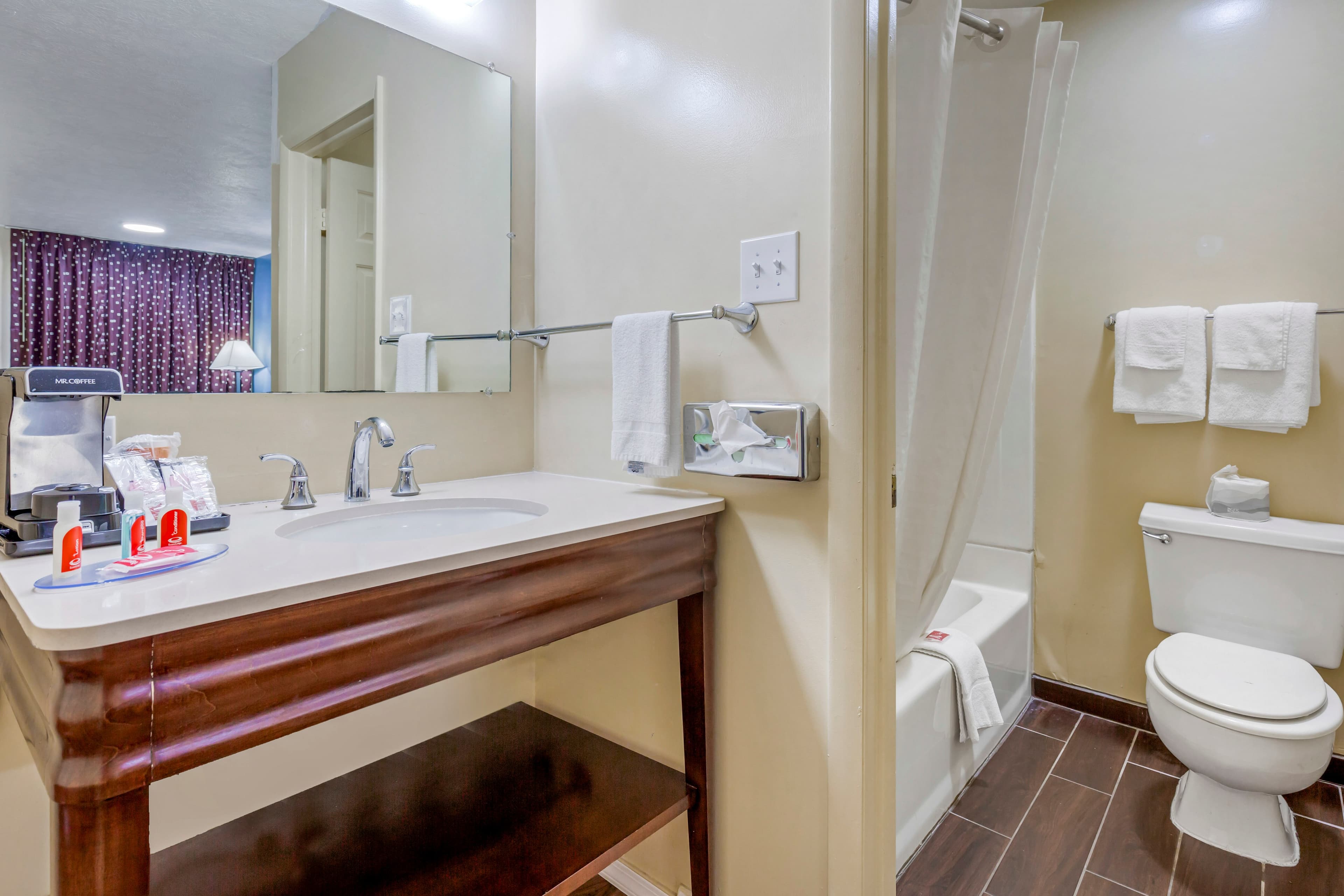 Econo Lodge Woodstock - Shenandoah Valley I-81 — 21