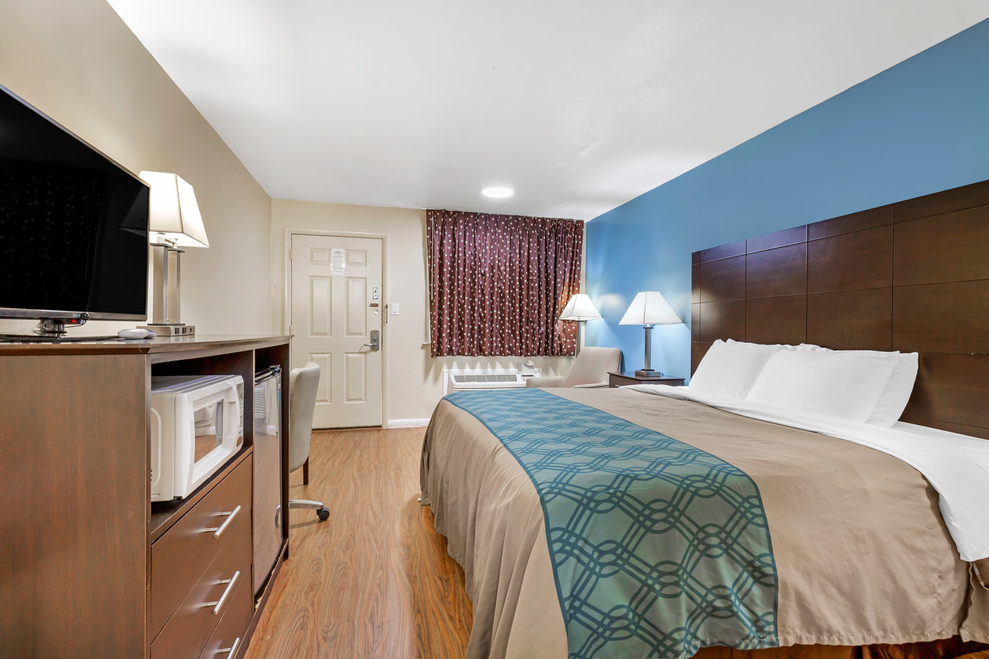 Econo Lodge Woodstock - Shenandoah Valley I-81 — 8