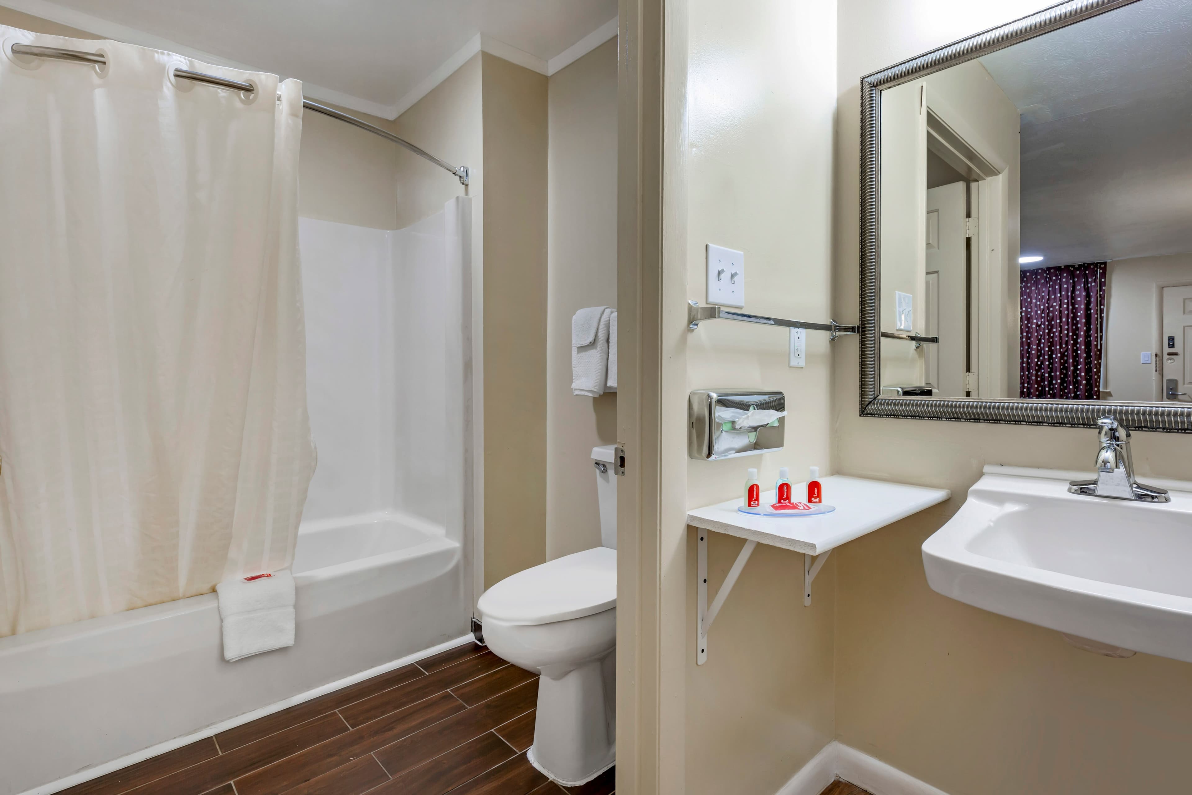 Econo Lodge Woodstock - Shenandoah Valley I-81 — 11
