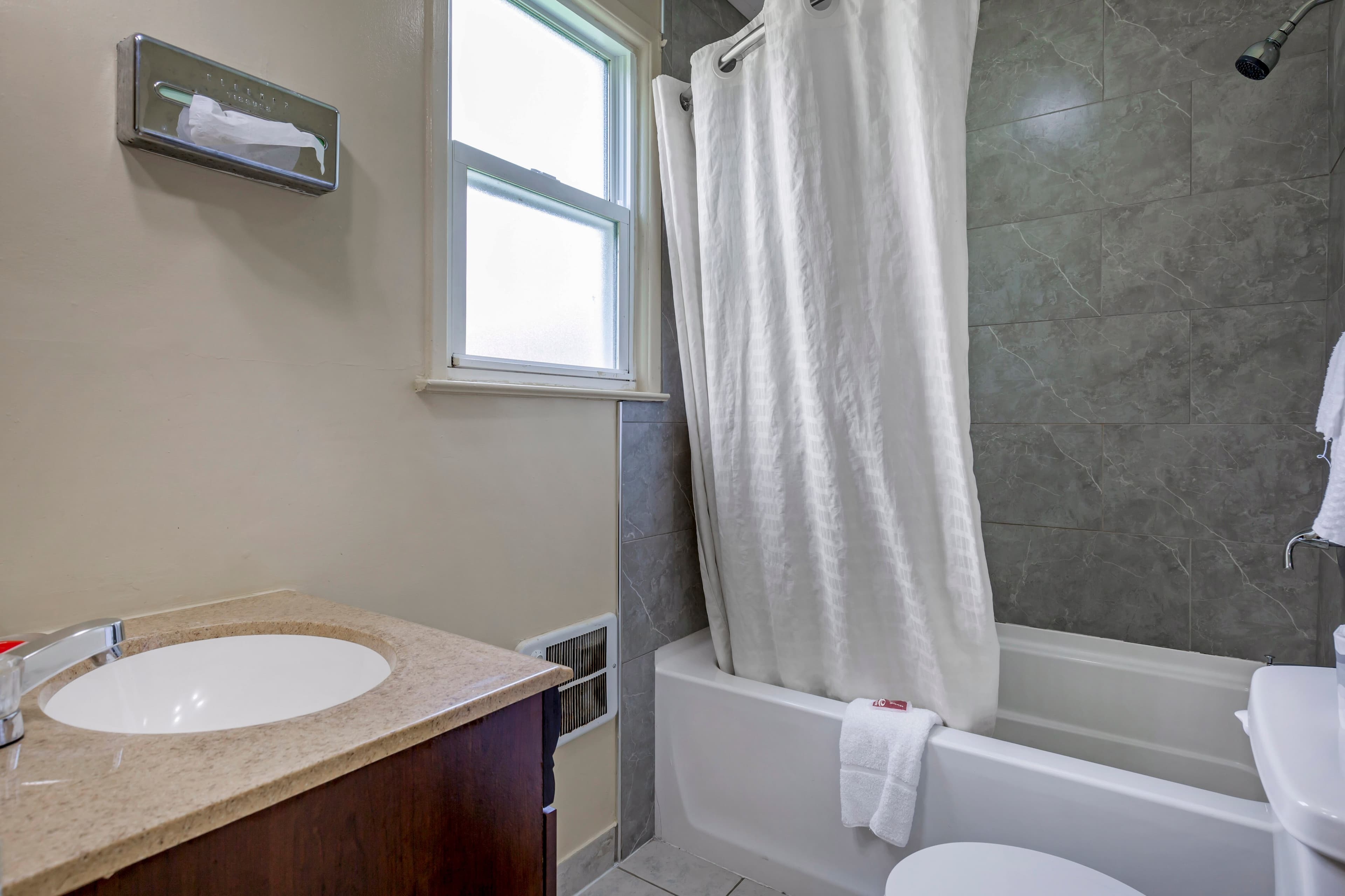 Econo Lodge Woodstock - Shenandoah Valley I-81 — 30