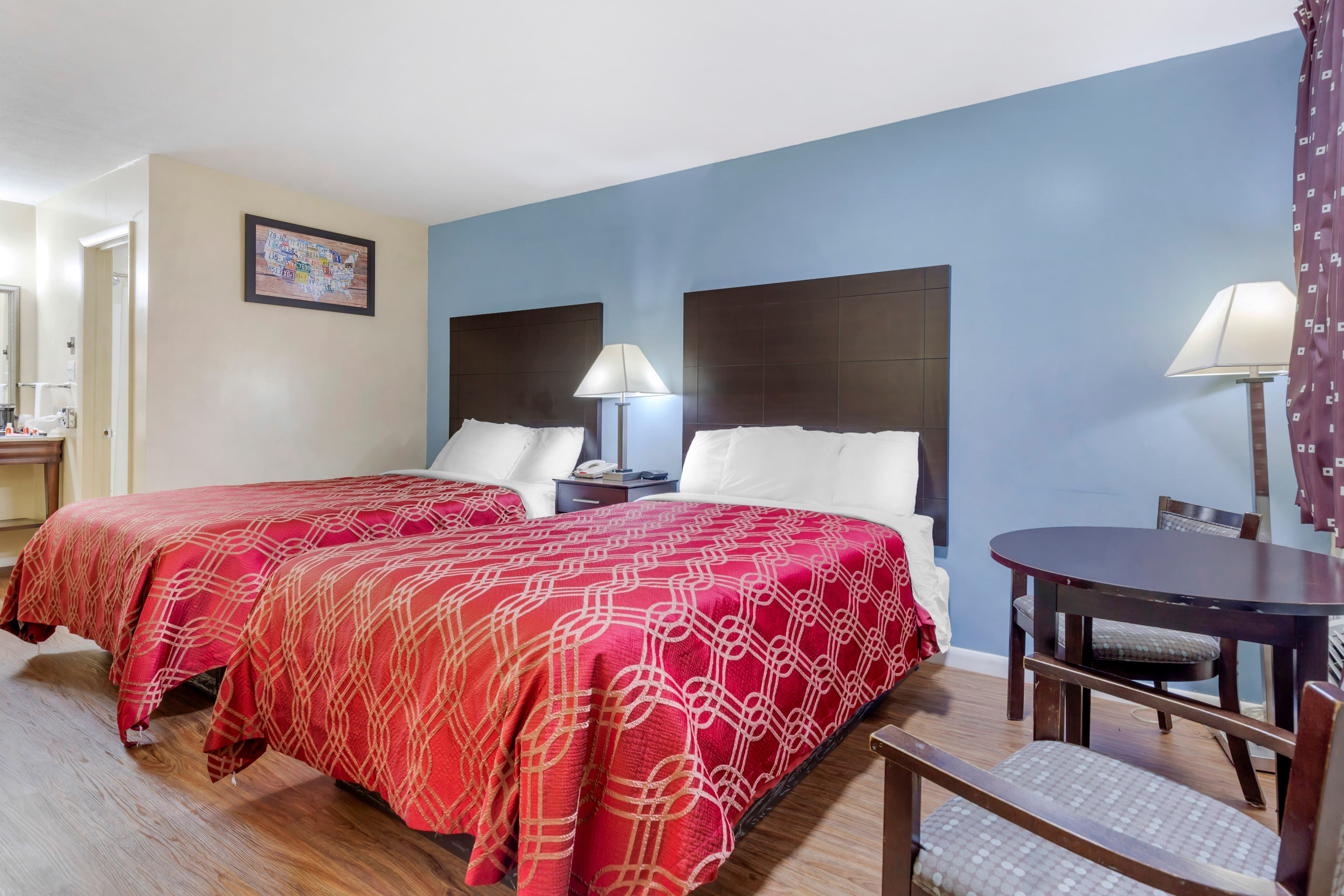 Econo Lodge Woodstock - Shenandoah Valley I-81 - Image 3