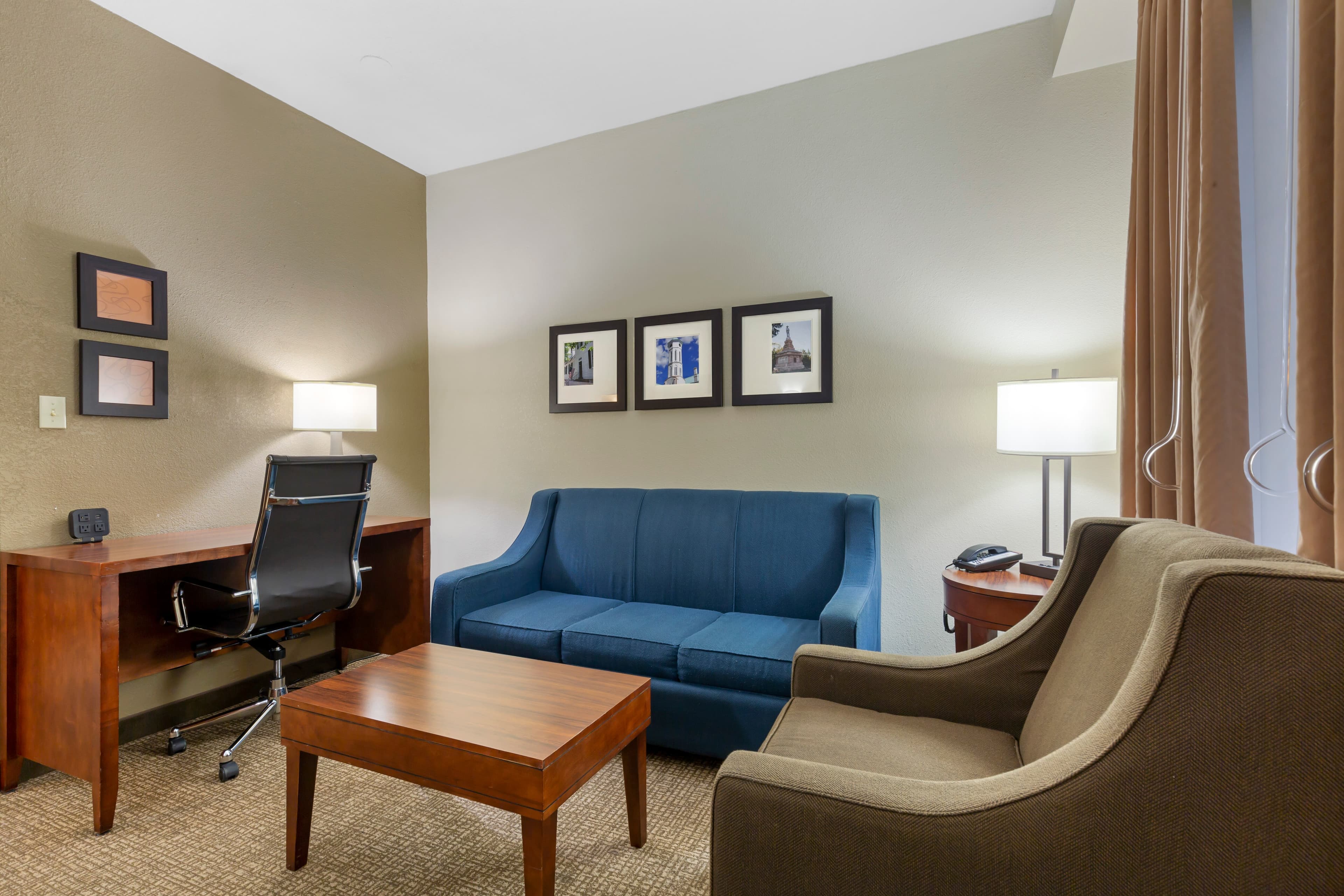 Comfort Suites Fredericksburg South - Image 2