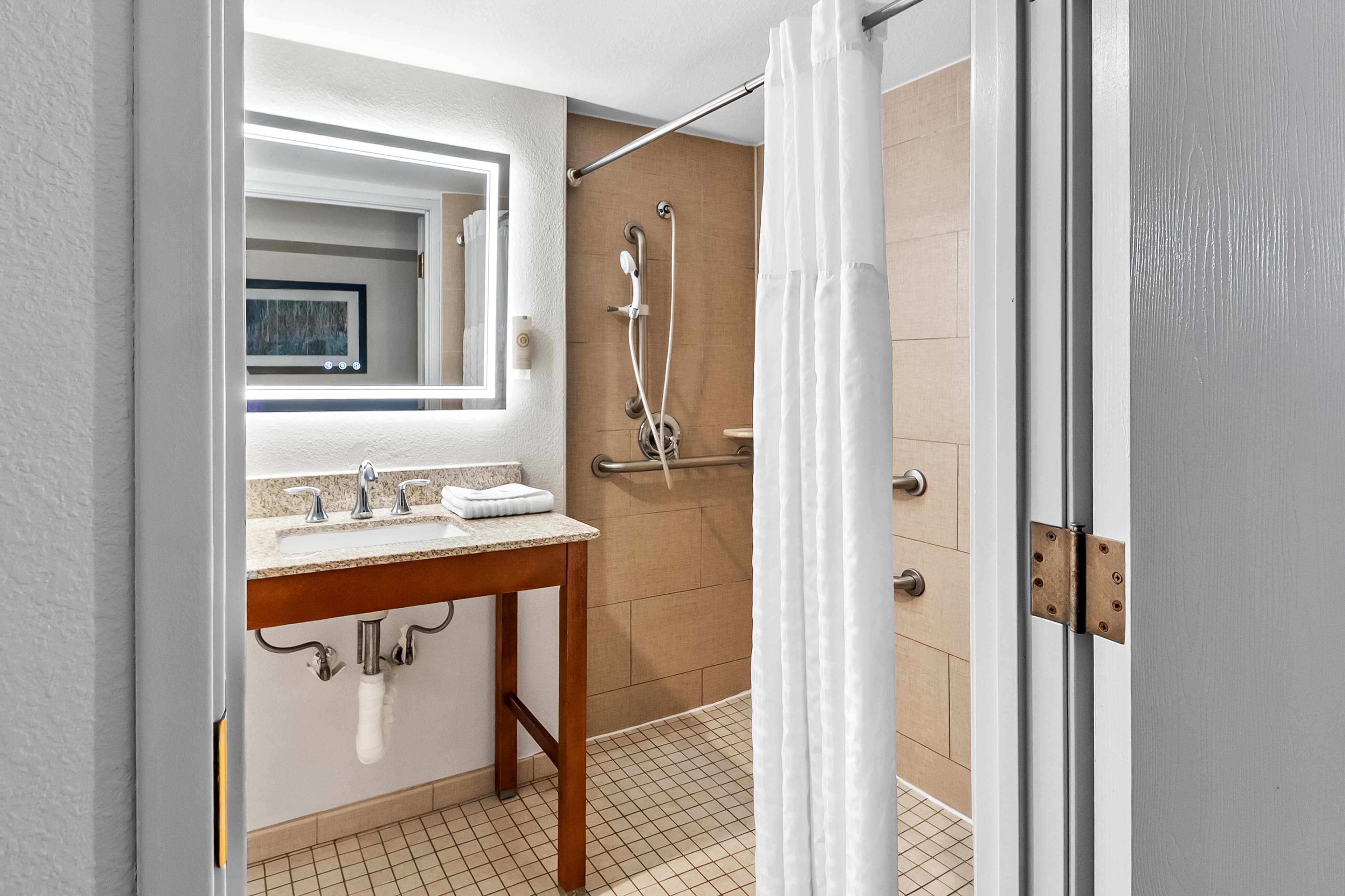 Comfort Suites Near Potomac Mills — 10