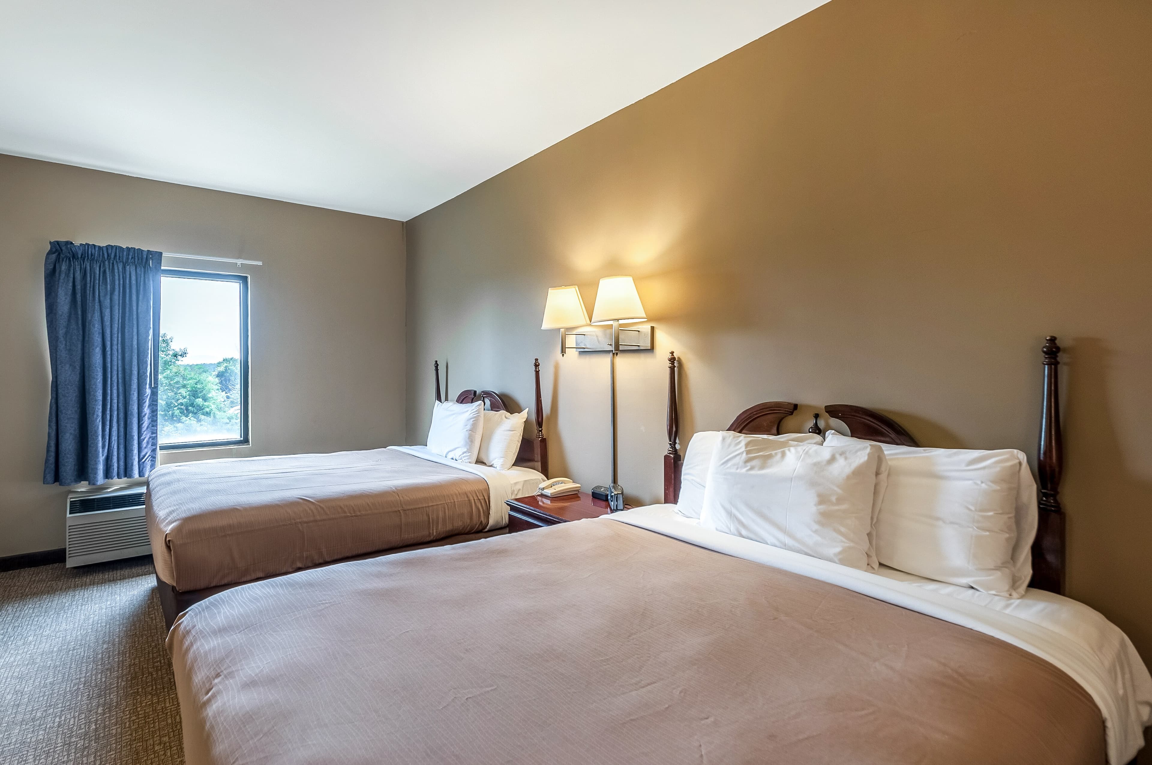Econo Lodge Inn & Suites Middletown - Winchester South — 11