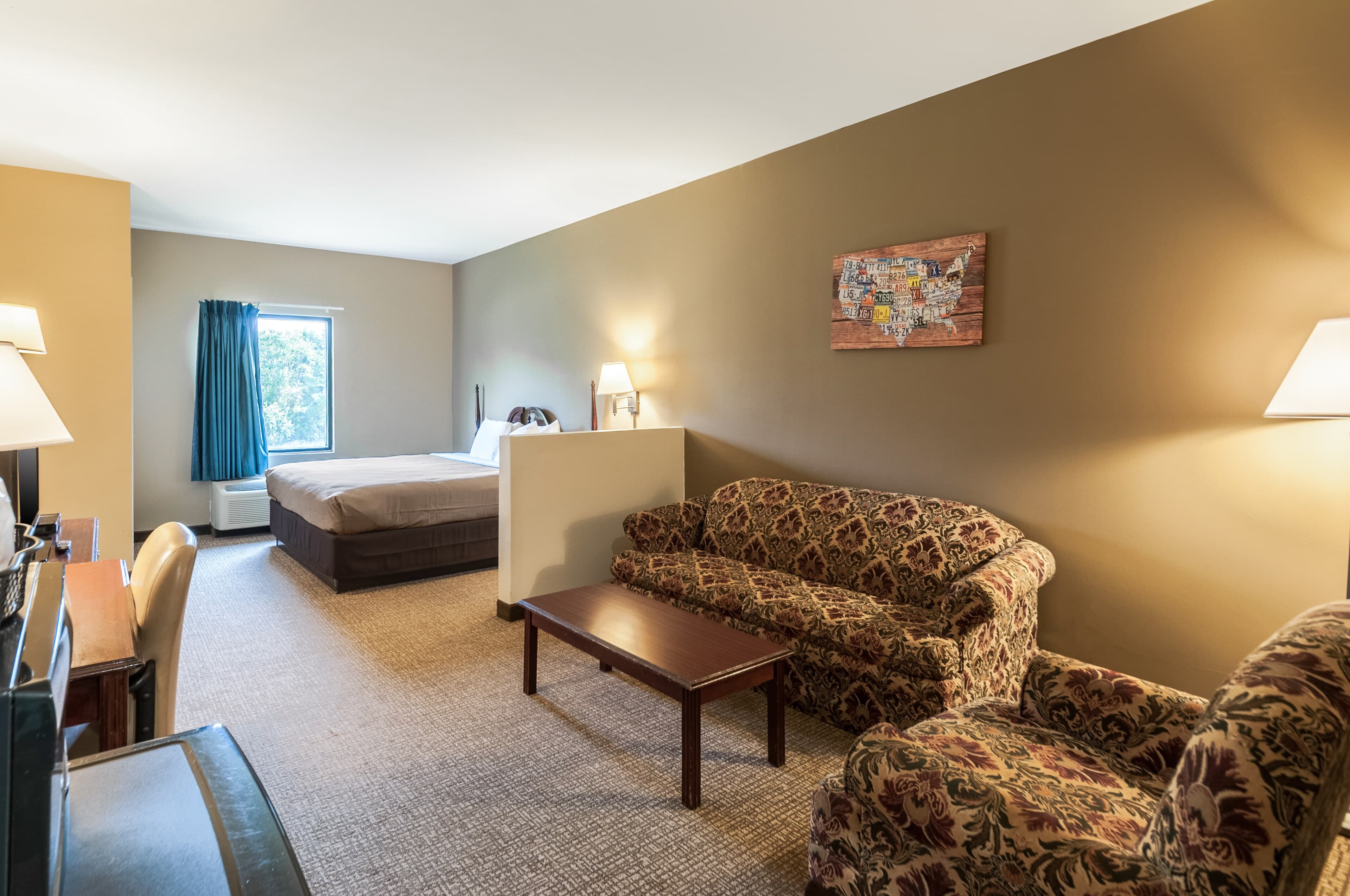 Econo Lodge Inn & Suites Middletown - Winchester South — 16